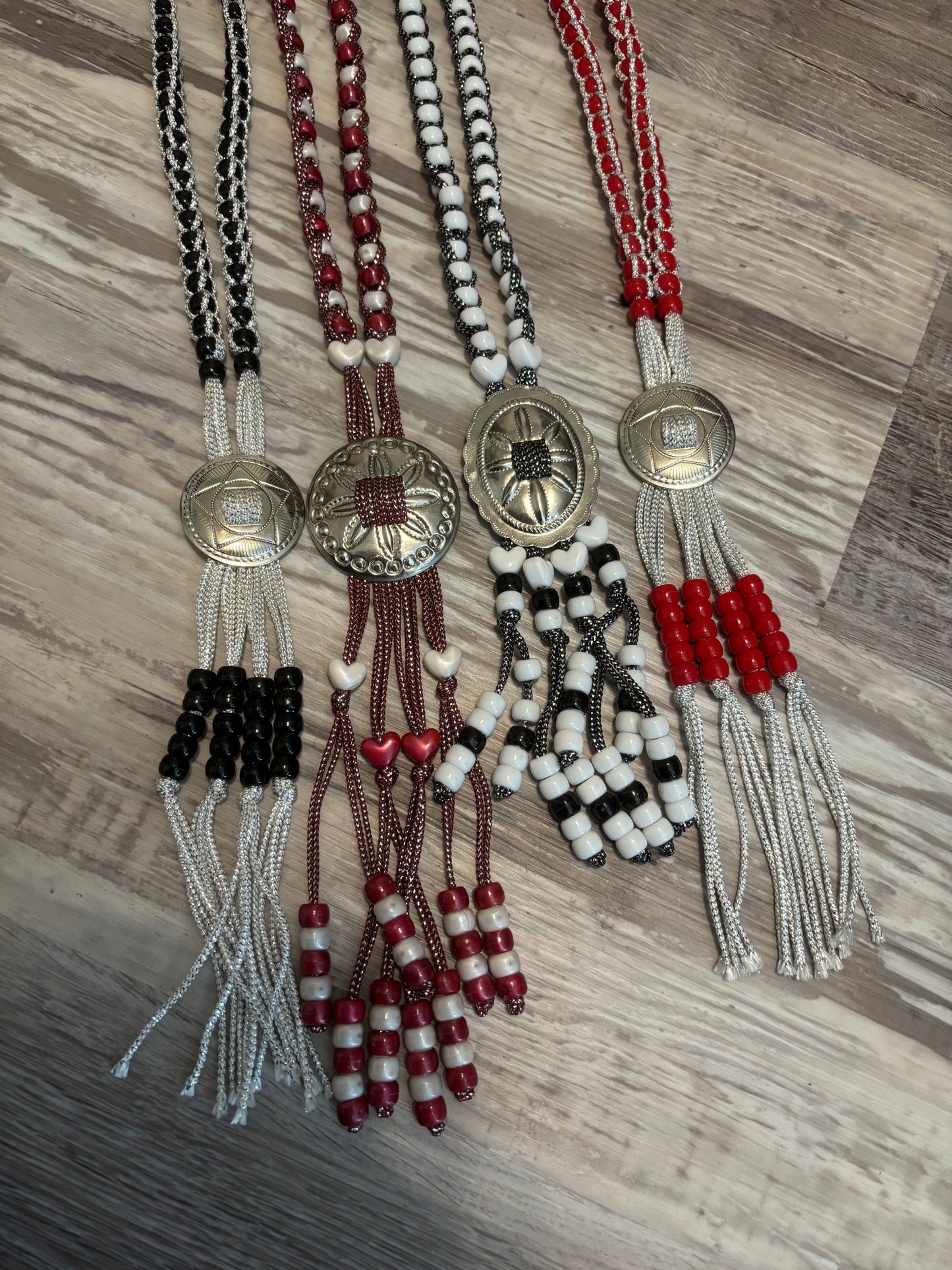 BOLO STYLE MEDALLION CONCHO BEADED NECKLACE *OF CHOICE*VINTAGE*