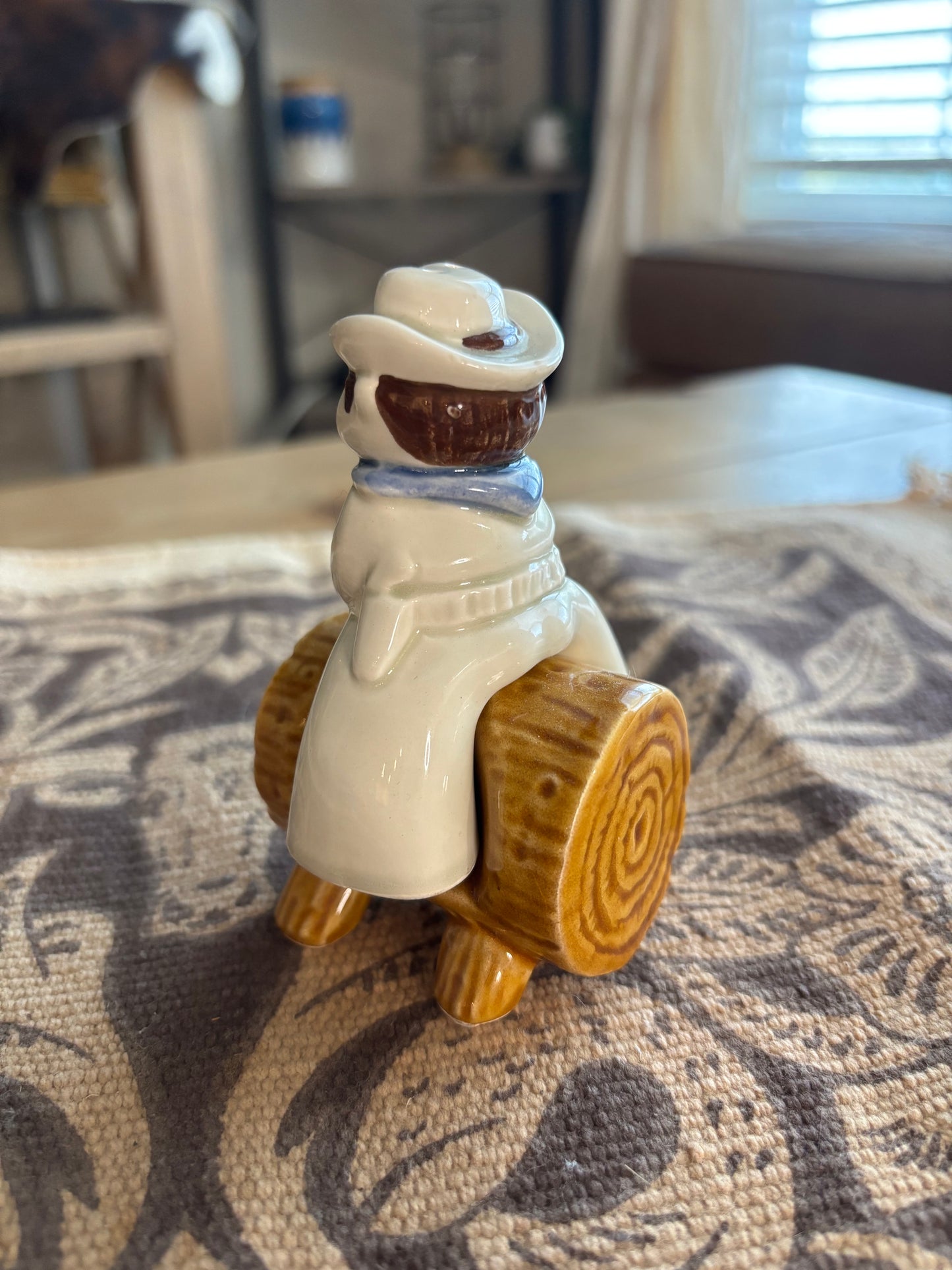 *VINTAGE* LOG SITTIN’ COWBOY SALT & PEPPER SHAKER SET