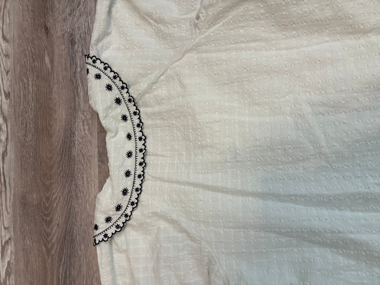 WHITE COLLARED BUBBLE SLEEVED BLOUSE
