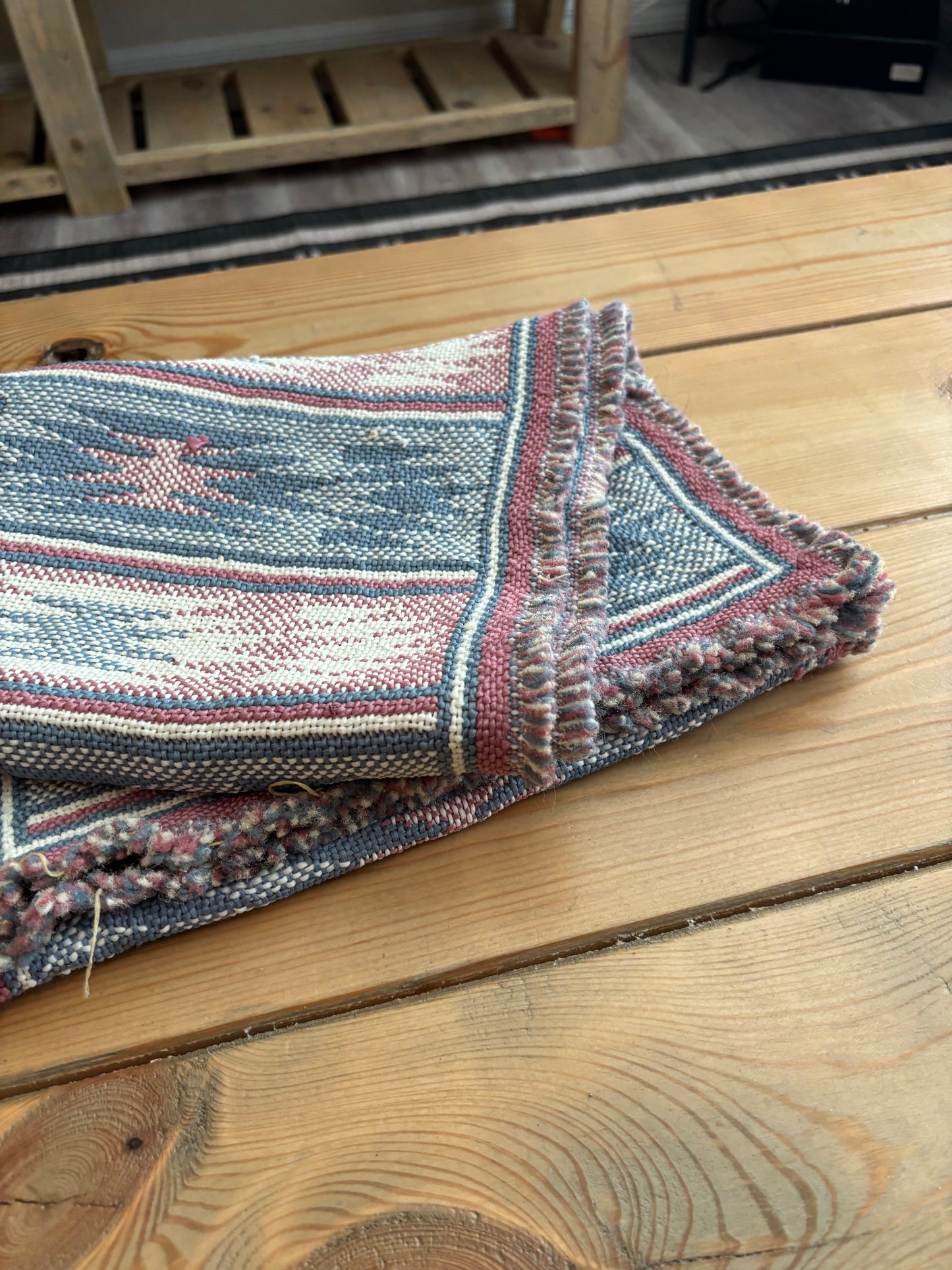 AZTEC WOLVEN TABLE RUNNER *VINTAGE*