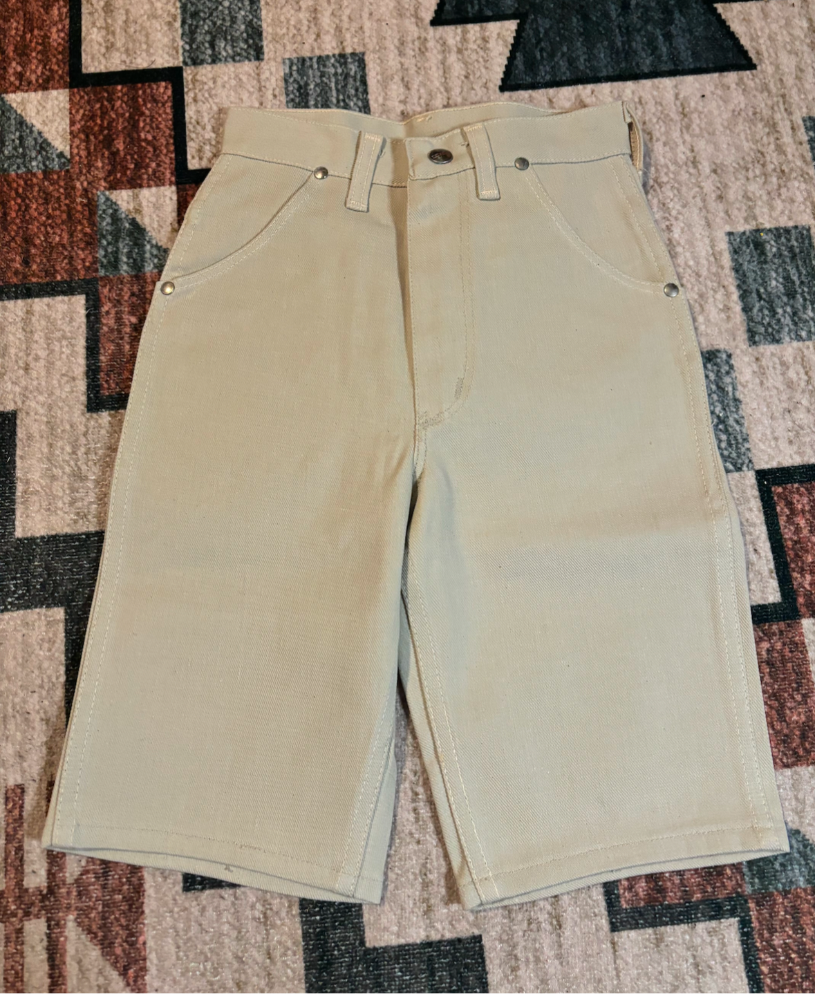 22” DEADSTOCK MAVERICK KHAKI SHORTS *VINTAGE