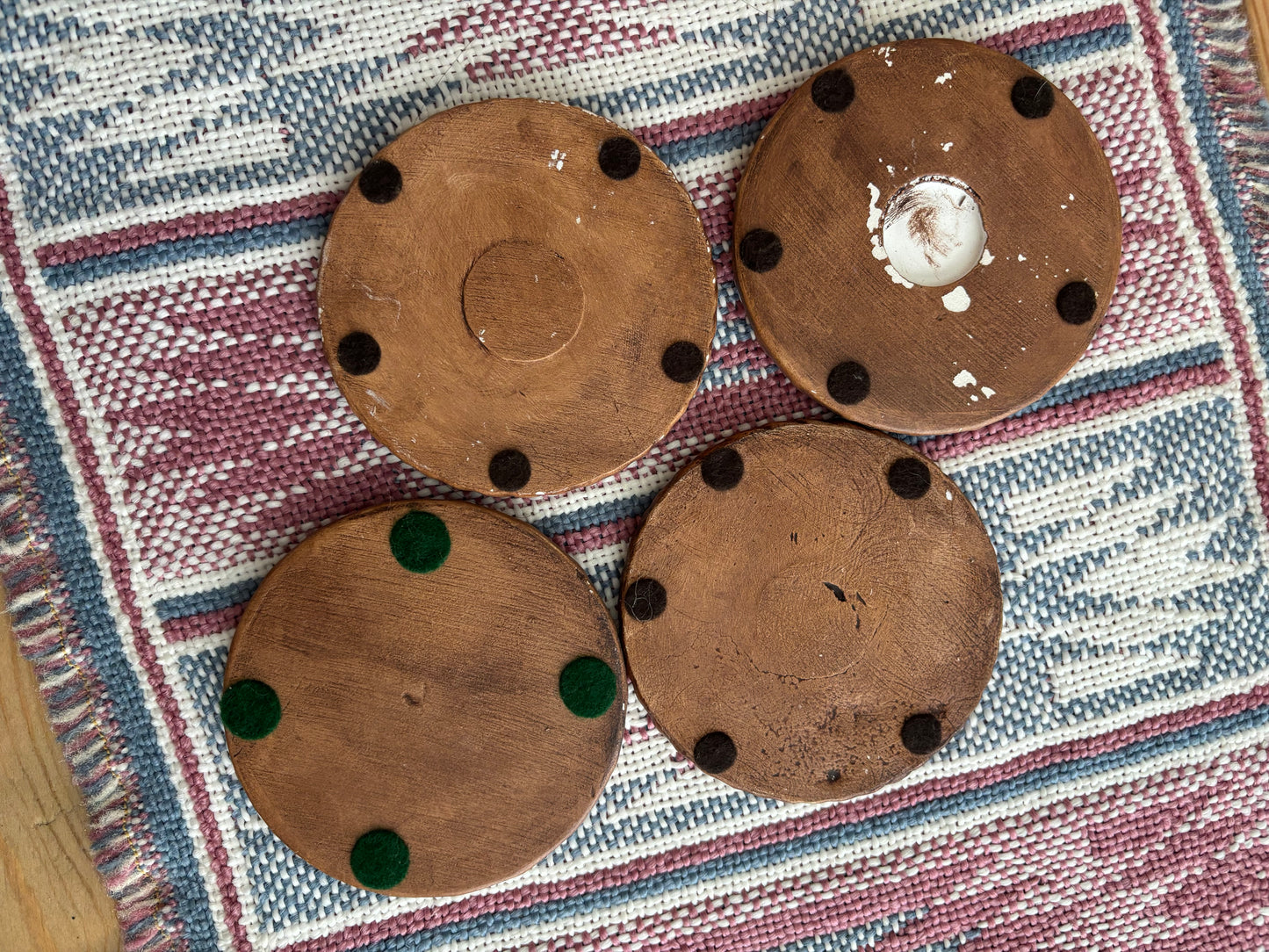 CERAMIC “LEATHER TOOLED” FLORAL COASTERS SET *VINTAGE*