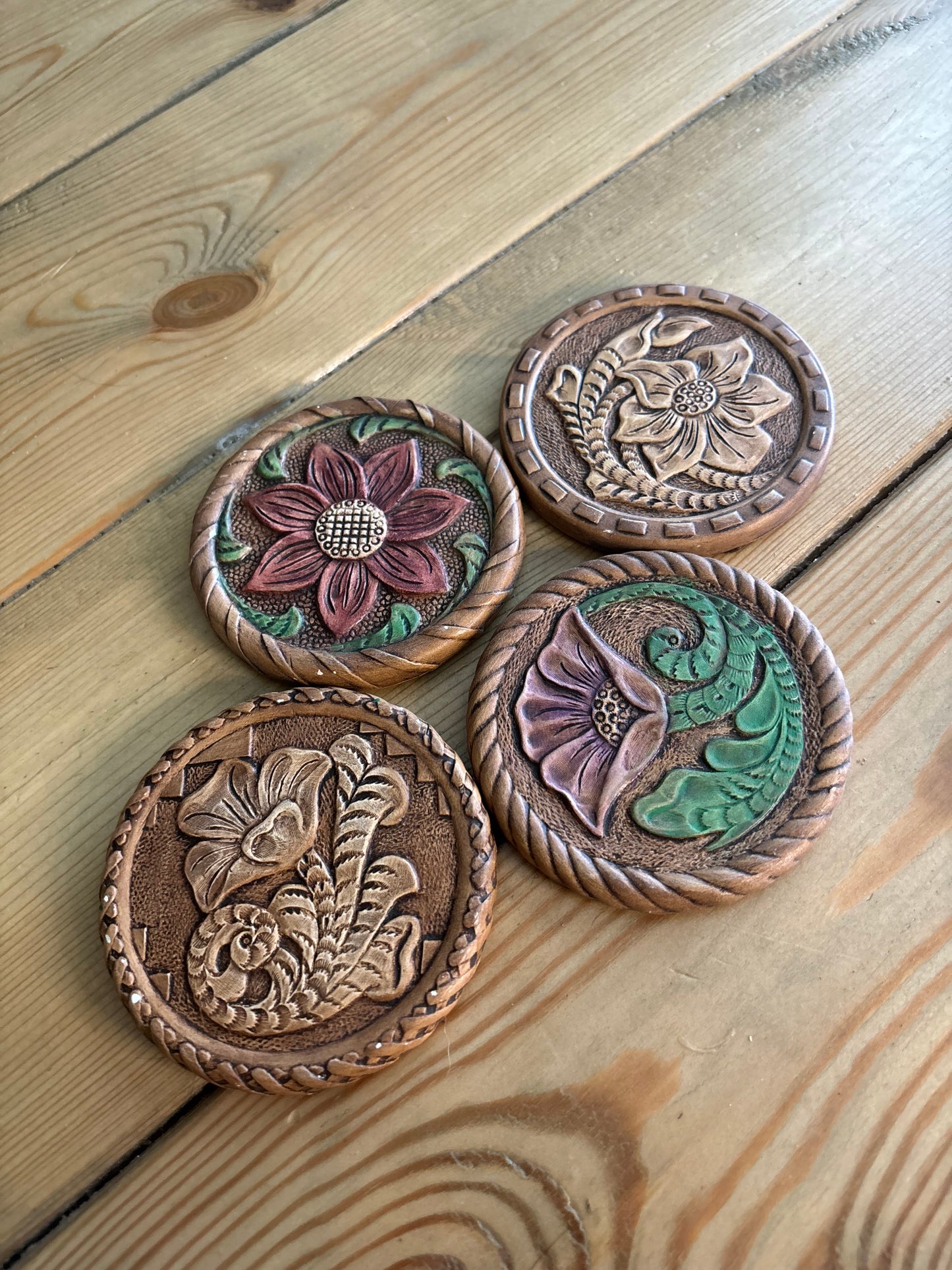 CERAMIC “LEATHER TOOLED” FLORAL COASTERS SET *VINTAGE*