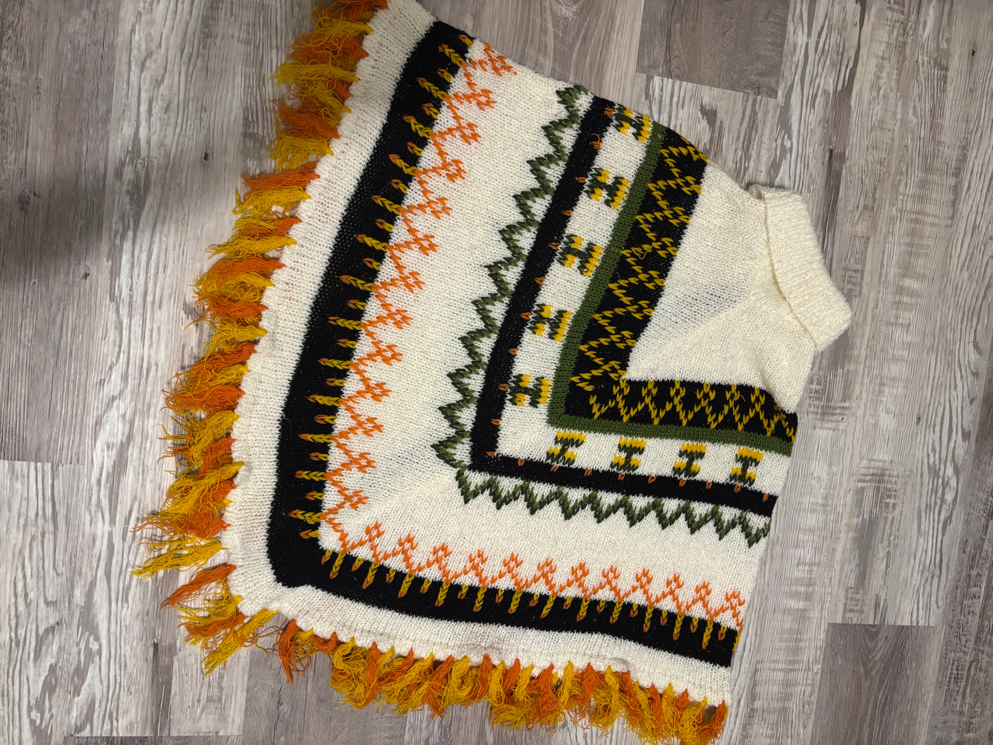 *VINTAGE* KNIT PONCHO