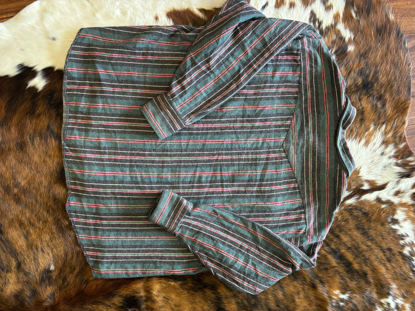 *VINTAGE* WRANGLER THICK WORK WEAR FLANNEL PEARL SNAP SHIRT