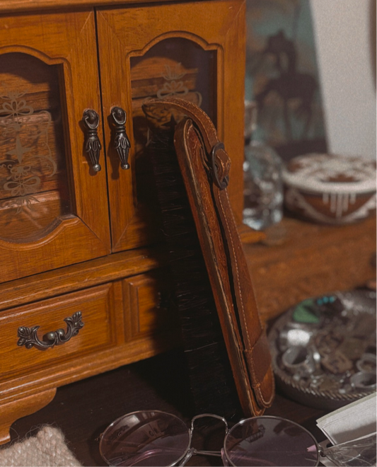 LEATHER TOOLED CLOTHES BRUSH *VINTAGE*