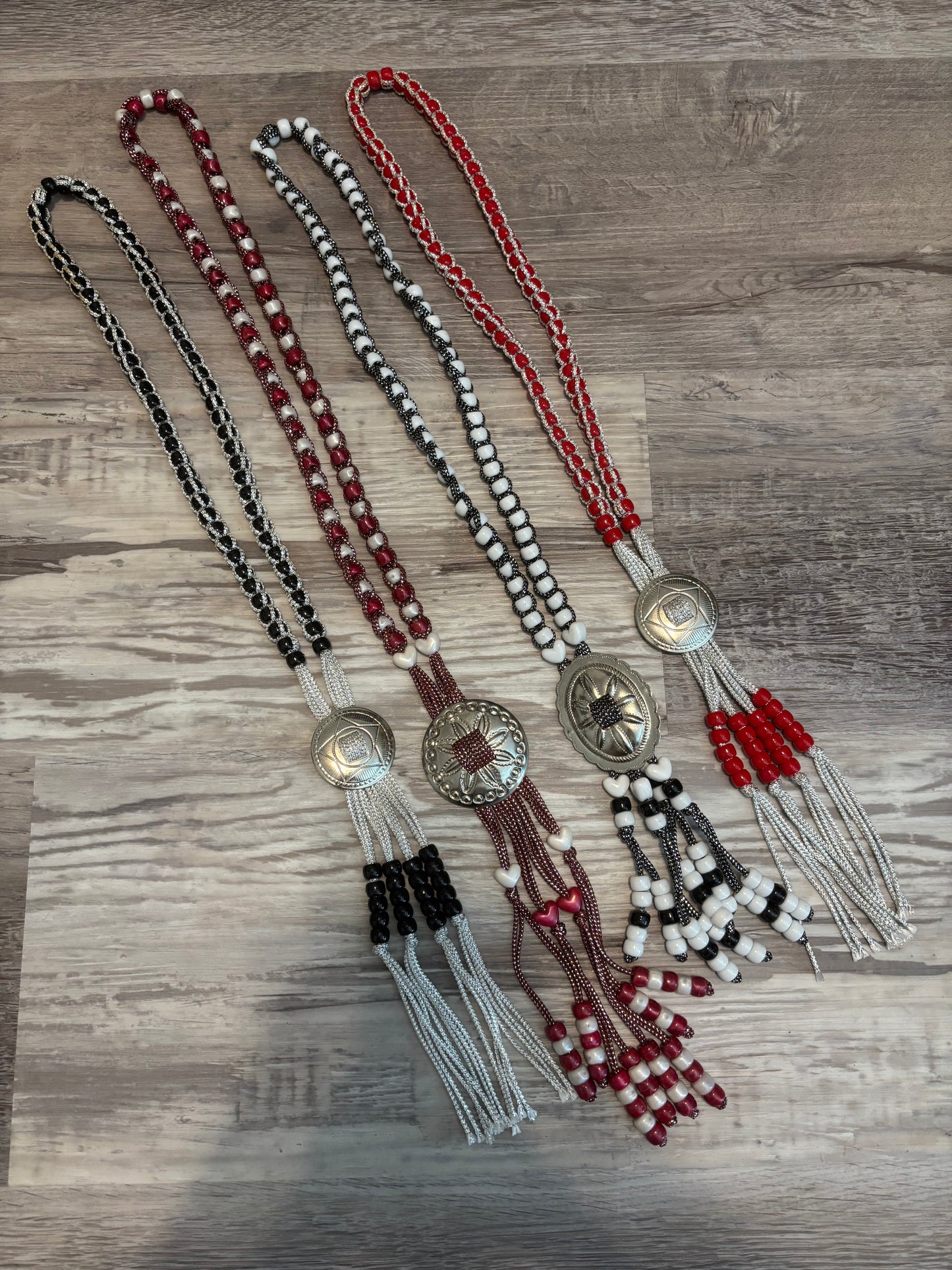 BOLO STYLE MEDALLION CONCHO BEADED NECKLACE *OF CHOICE*VINTAGE*