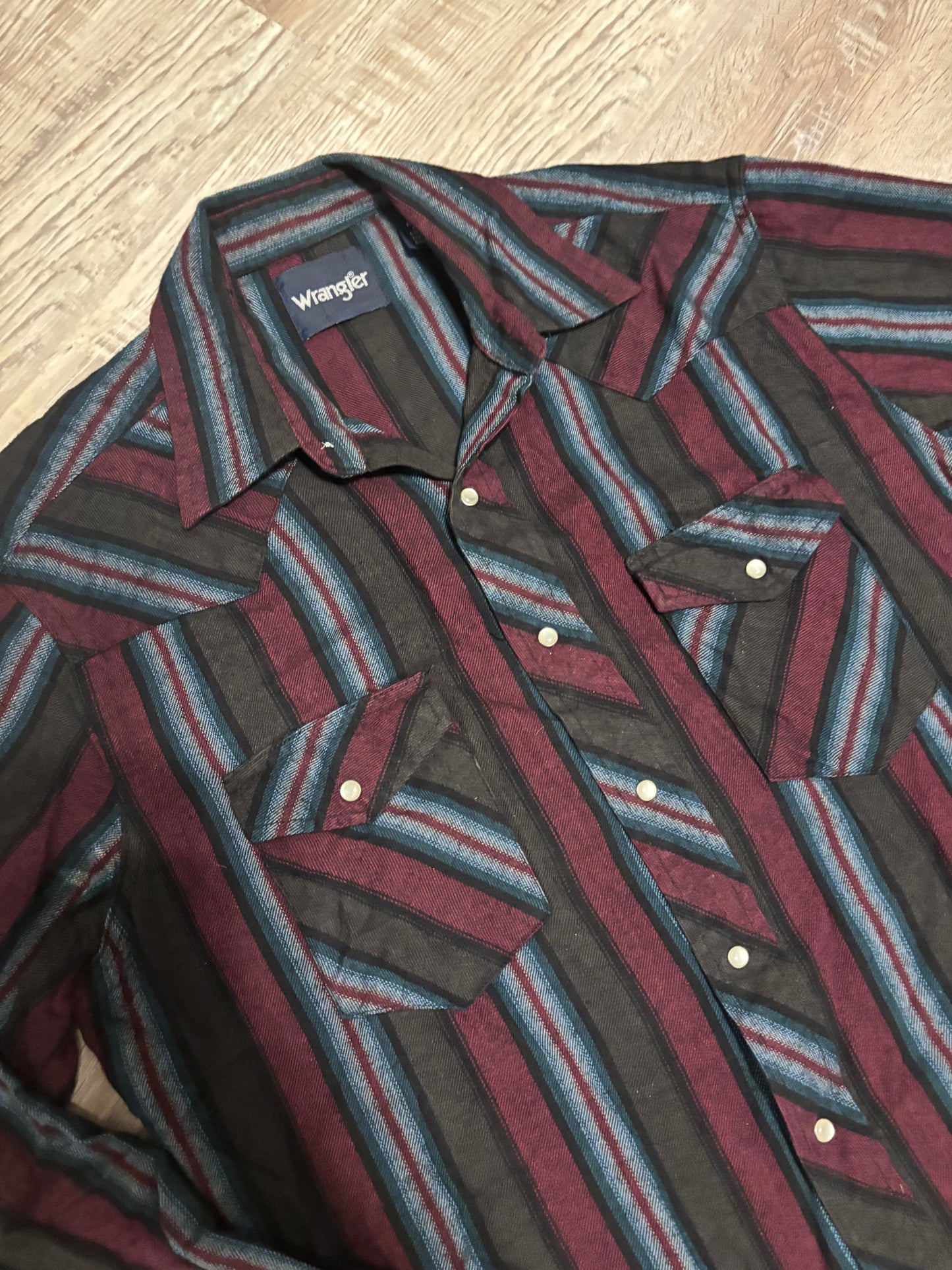 *VINTAGE* WRANGLER PEARL SNAP