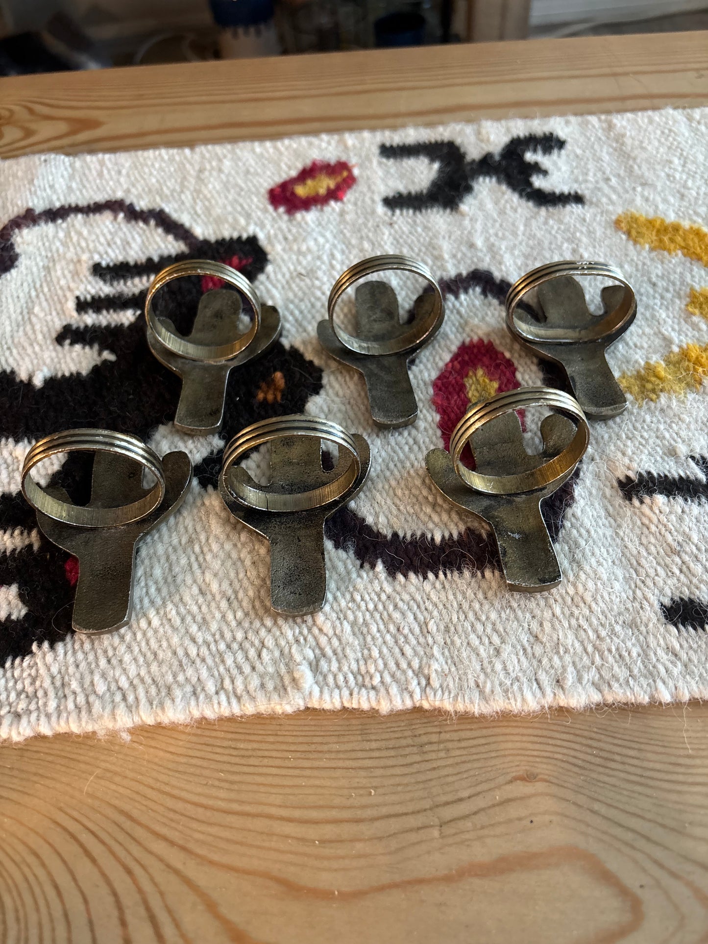 BRONZE COLOR CACTUS NAPKIN RINGS