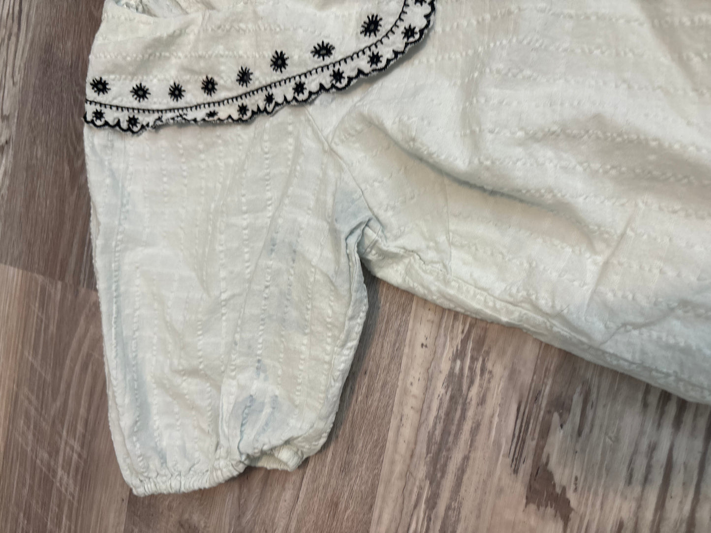 WHITE COLLARED BUBBLE SLEEVED BLOUSE
