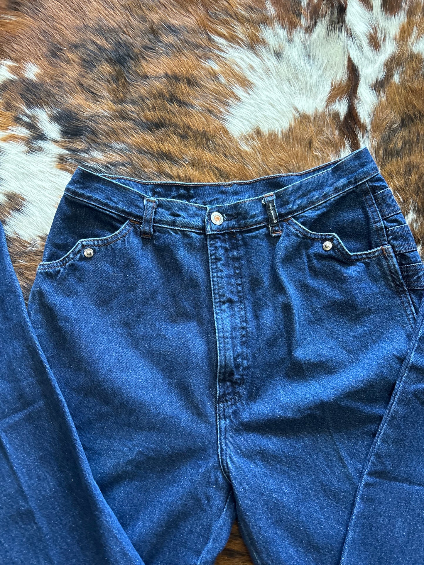*VINTAGE* 33” ROCKIES BAREBACK RIVET WESTERN JEANS