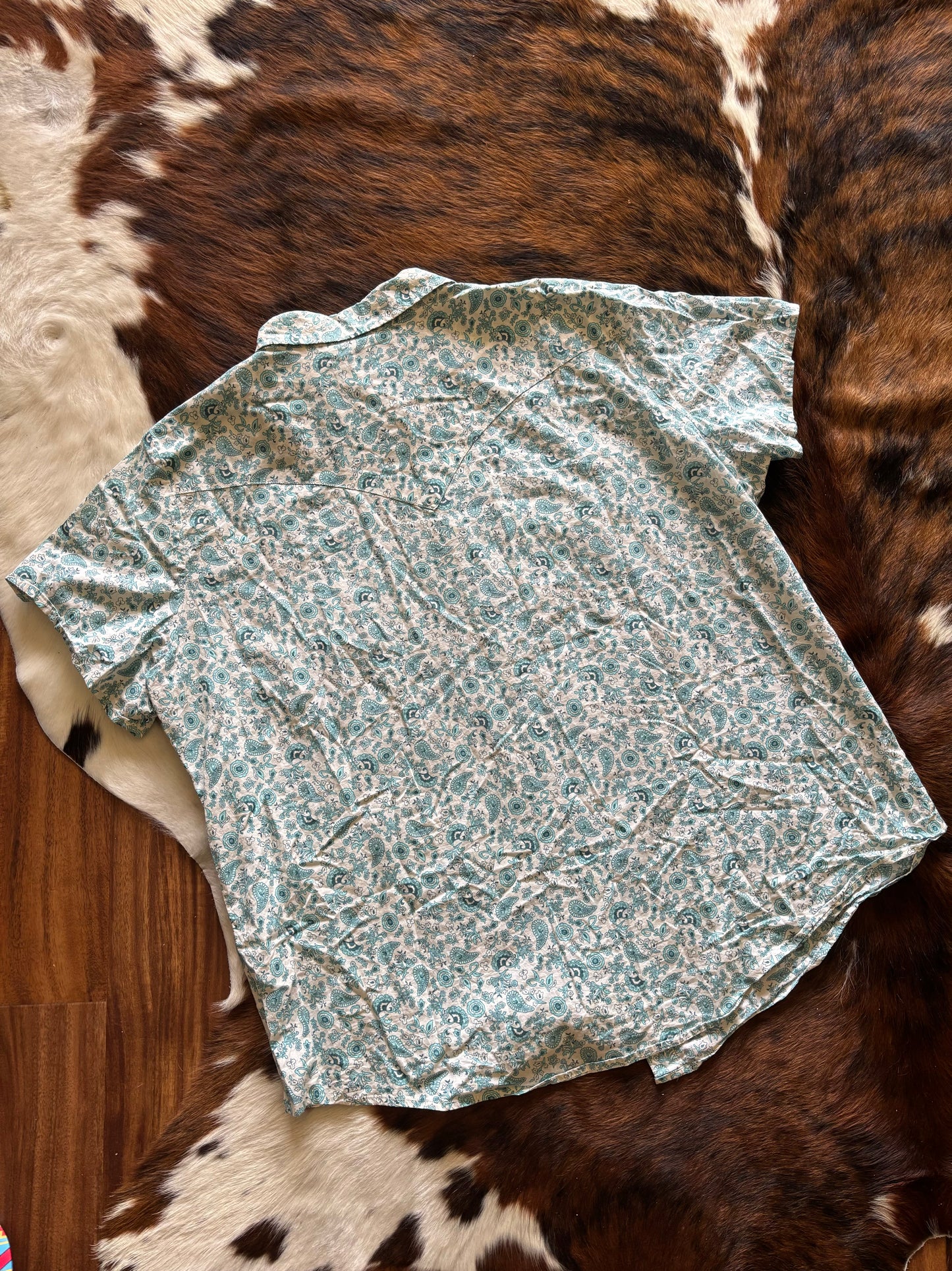 Blue Floral Women’s Wrangler Short Sleeved Pearl Snap Shirt *VINTAGE*