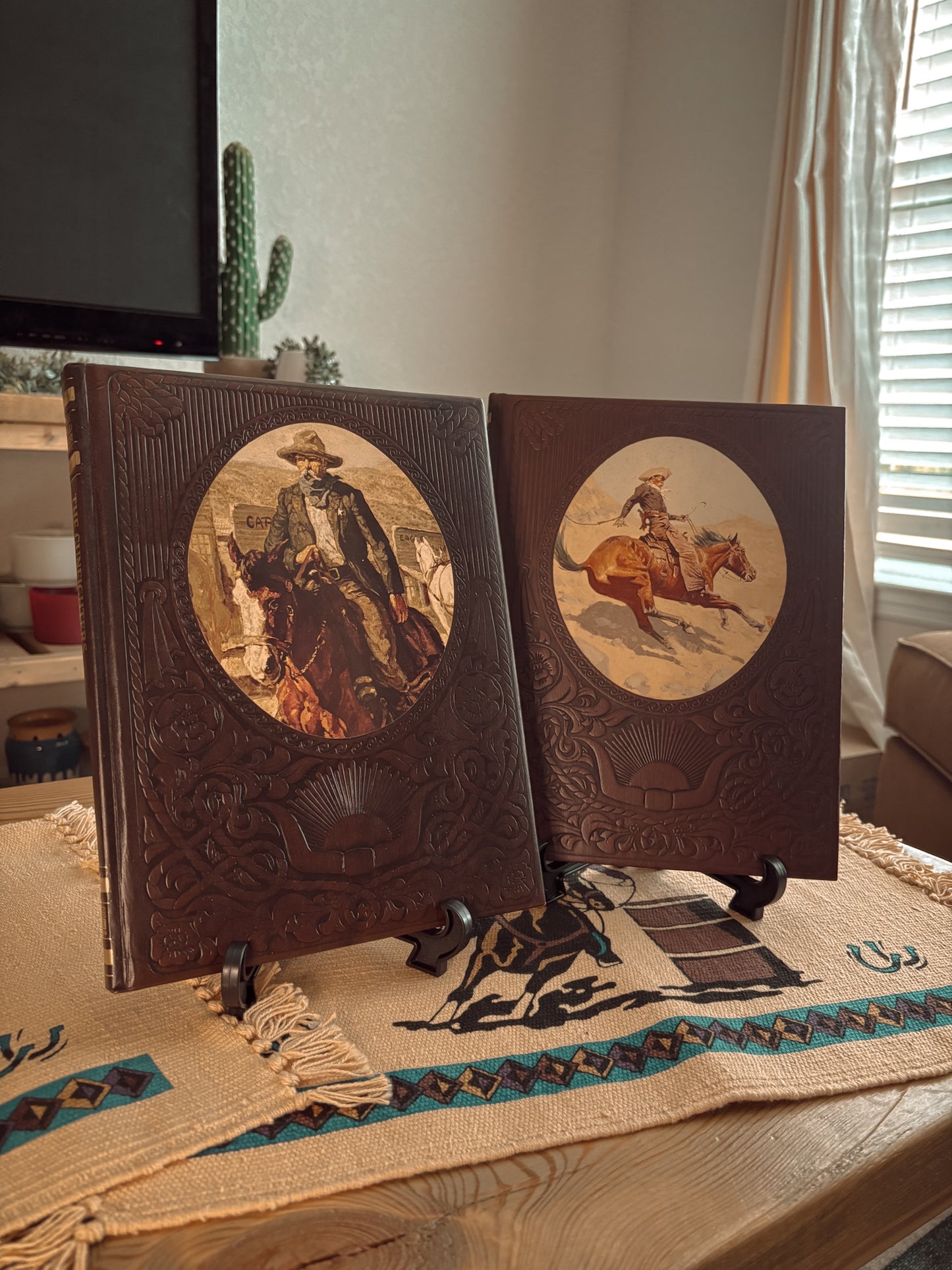 *VINTAGE* THE COWBOYS & THE GUNSLINGERS, LEATHER COVER TIME LIFE OLD WEST BOOKS