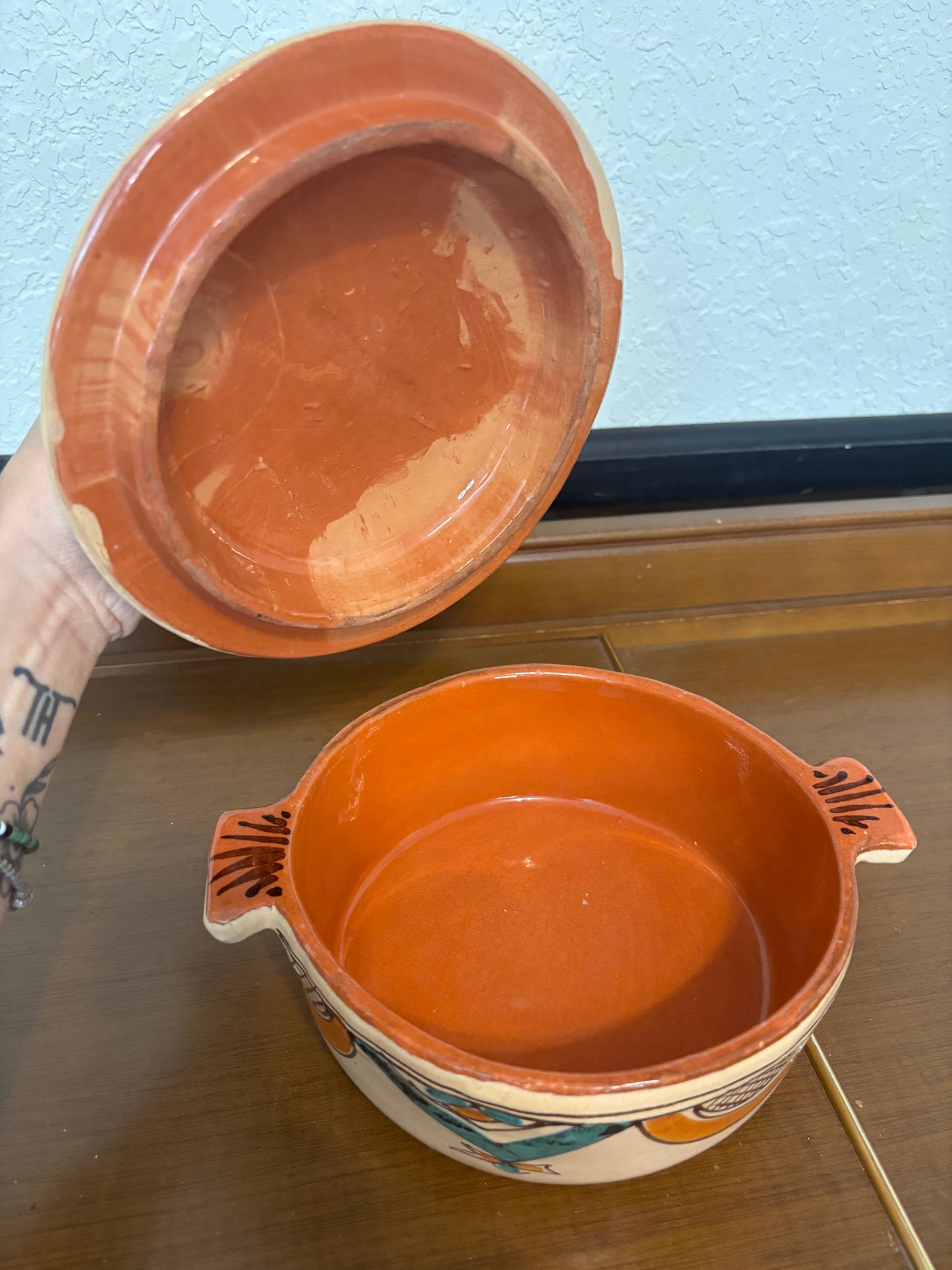 *VINTAGE* HAND-PAINTED TERRACOTTA COOKING POT