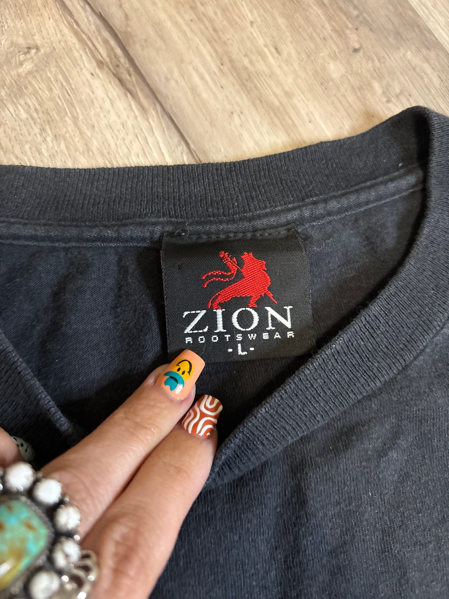 JOHNNY CASH THE MAN IN BLACK TEE *VINTAGE*