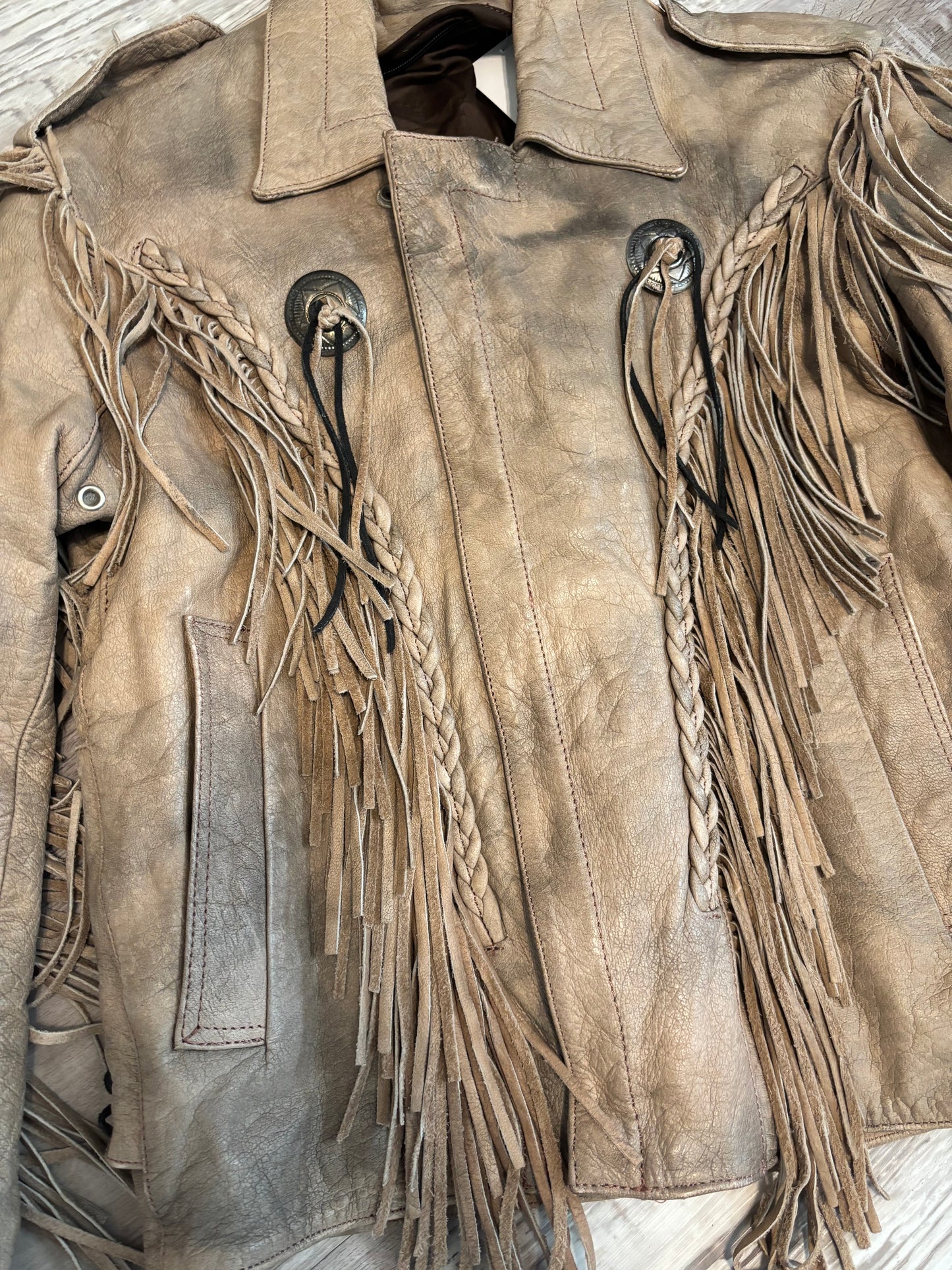*VINTAGE* GORGEOUS TAN LEATHER FRINGE CONCHO BIKER JACKET