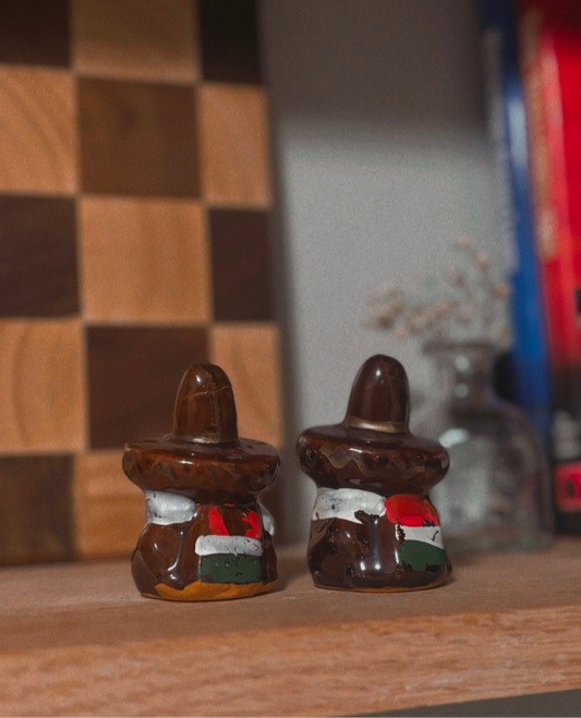 MEXICAN SOMBREROS SALT & PEPPER SHAKER SET *VINTAGE*