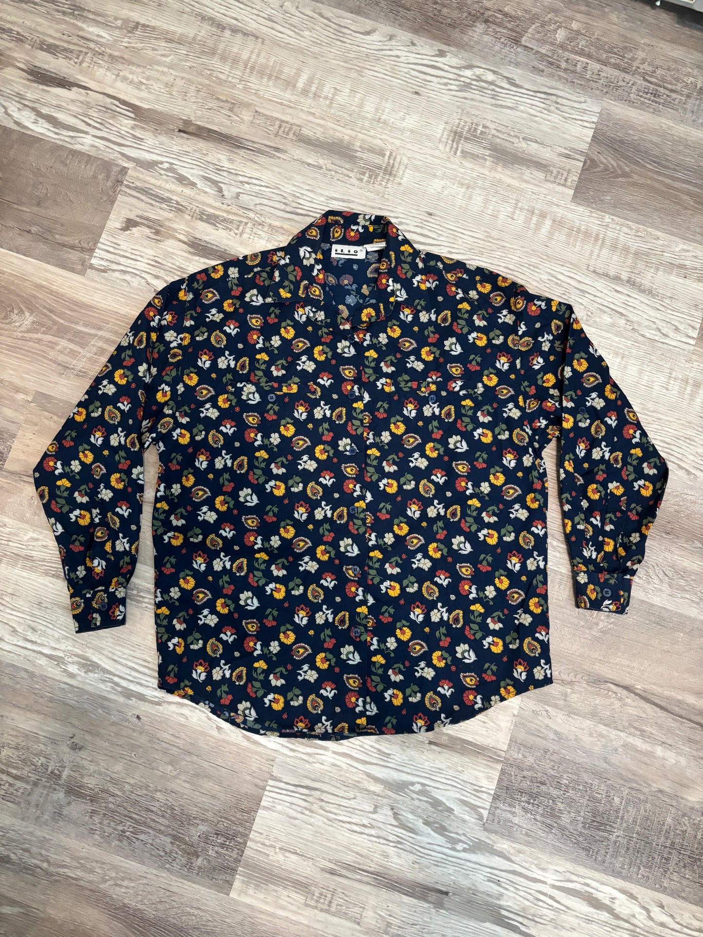 *VINTAGE* FLORAL BUTTON UP