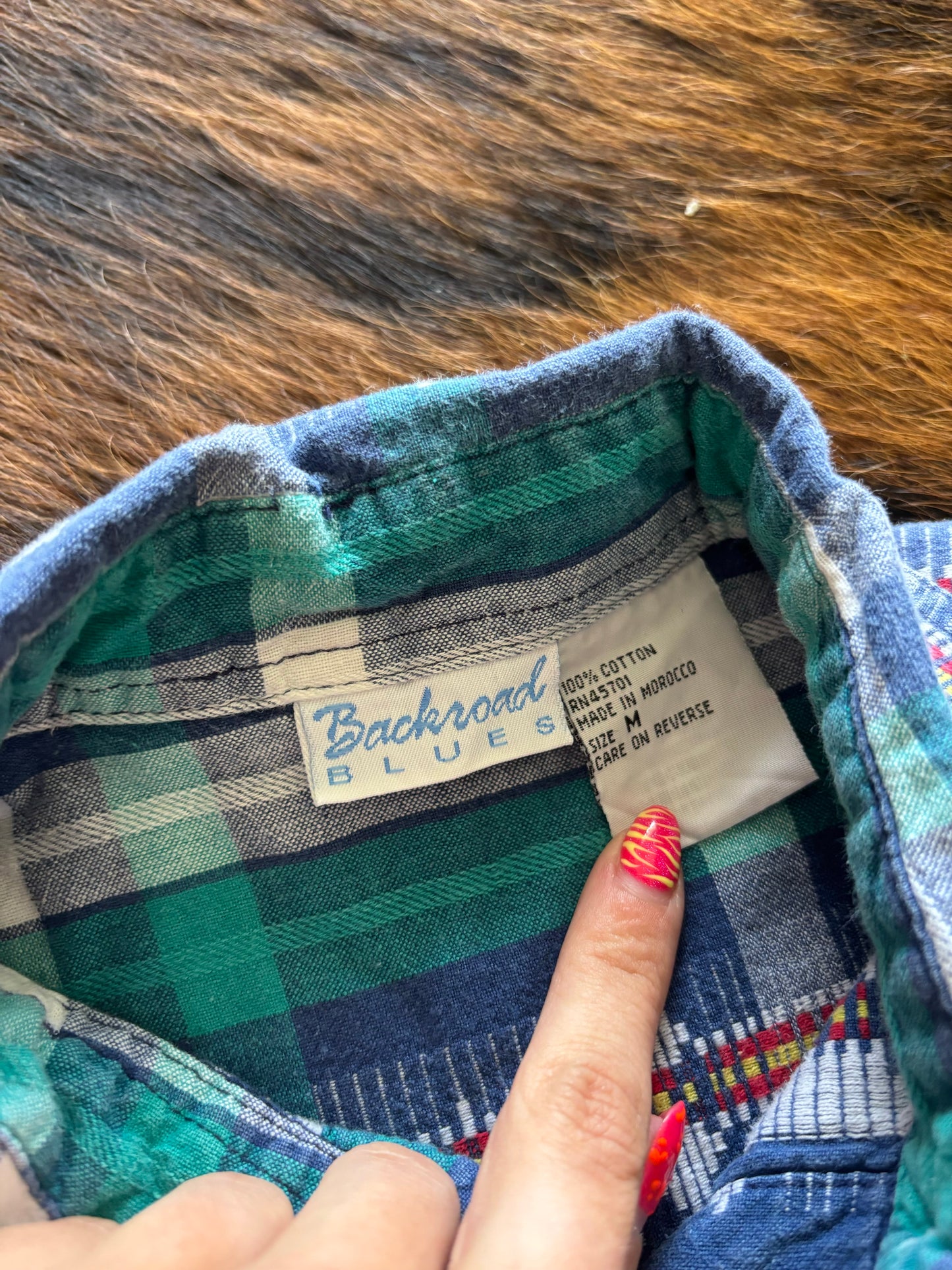 Southwestern Plaid Women’s Short Sleeved Button Up Shirt *VINTAGE*