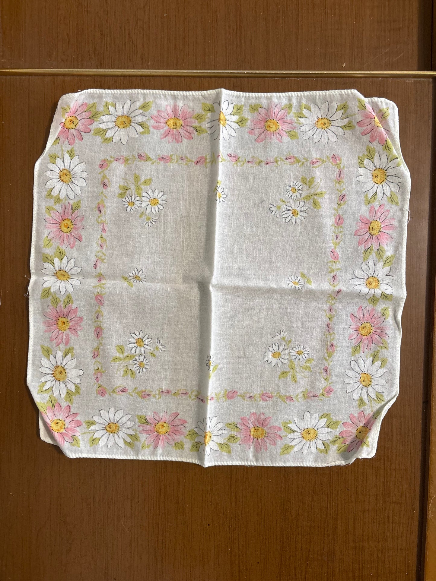 *VINTAGE* GRANNY’S FLORAL HANKIES