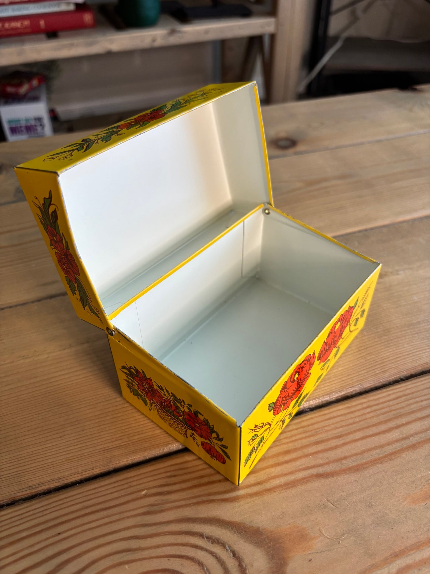 *VINTAGE* YELLOW & ORANGE FLORAL RECIPE TIN BOX