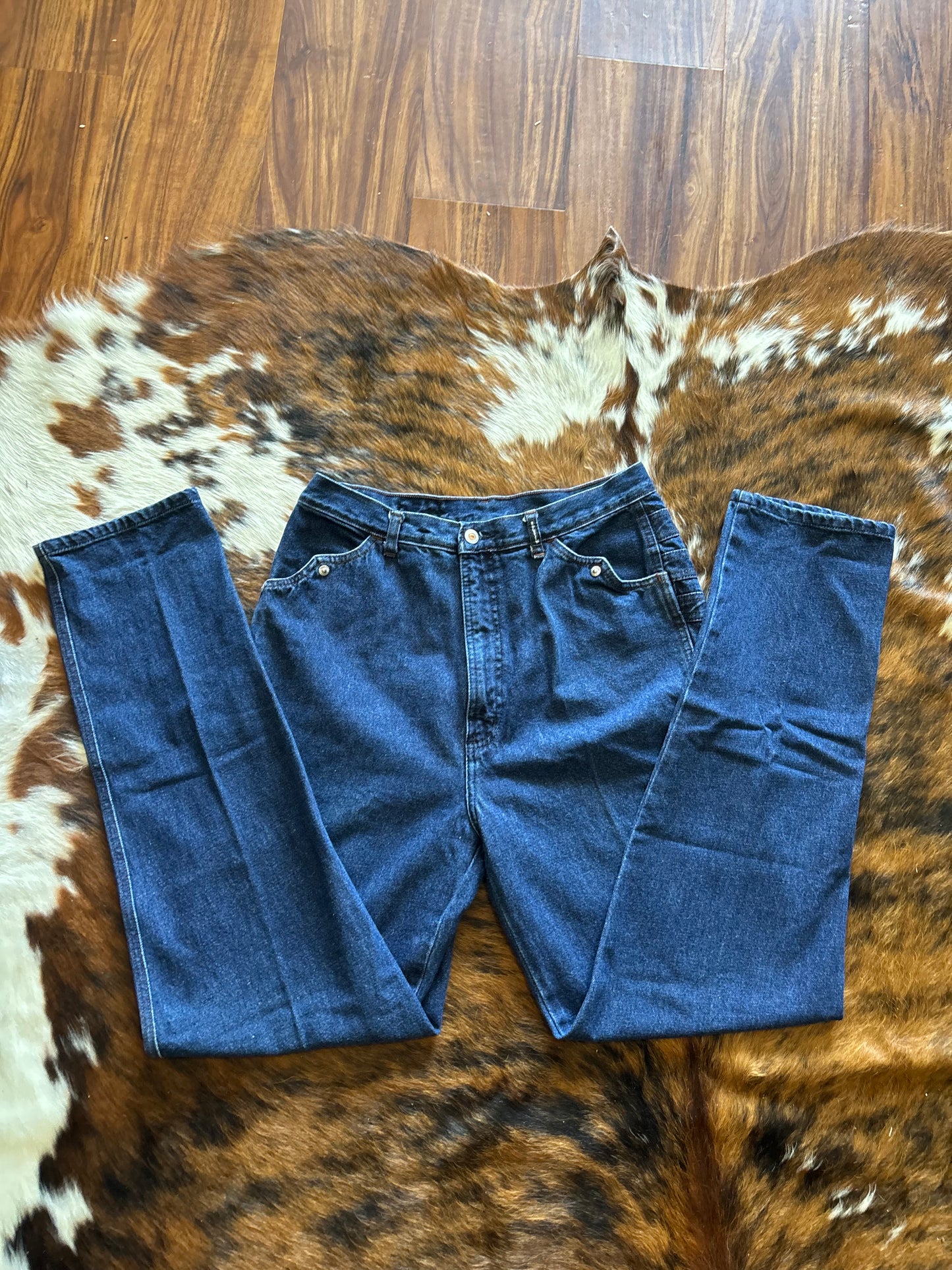 *VINTAGE* 33” ROCKIES BAREBACK RIVET WESTERN JEANS