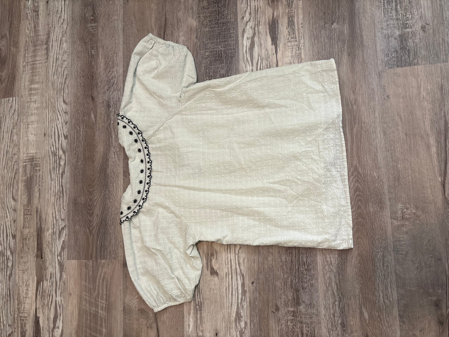WHITE COLLARED BUBBLE SLEEVED BLOUSE