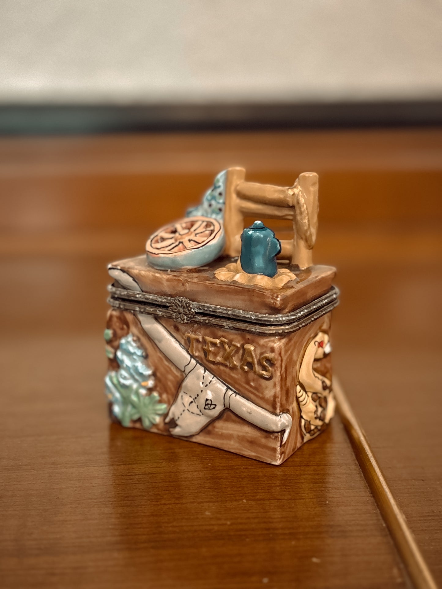 *VINTAGE* TEXAS CERAMIC TRINKET BOX