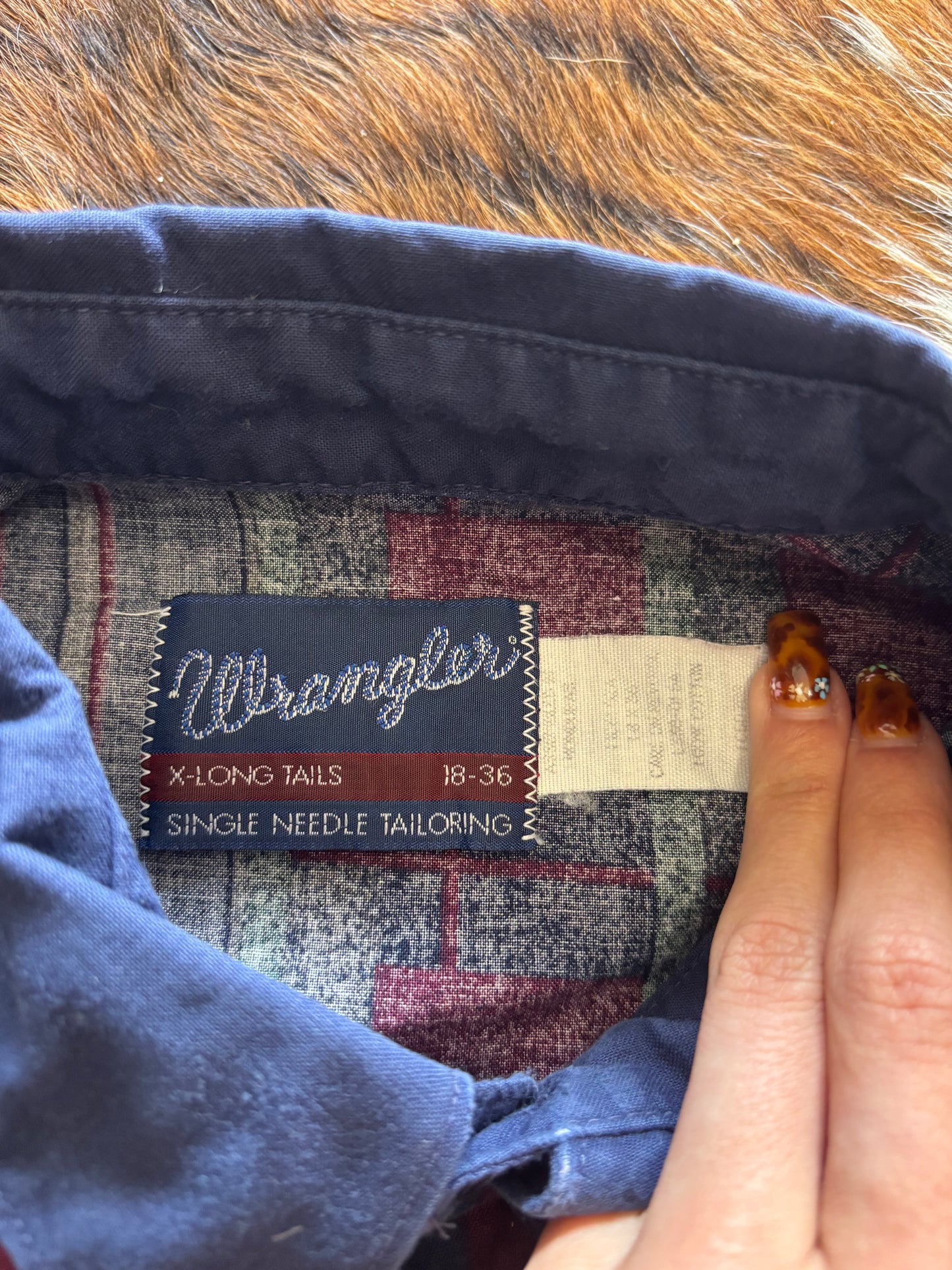 *VINTAGE* WRANGLER AZTEC WESTERN LONG SLEEVE BUTTON UP