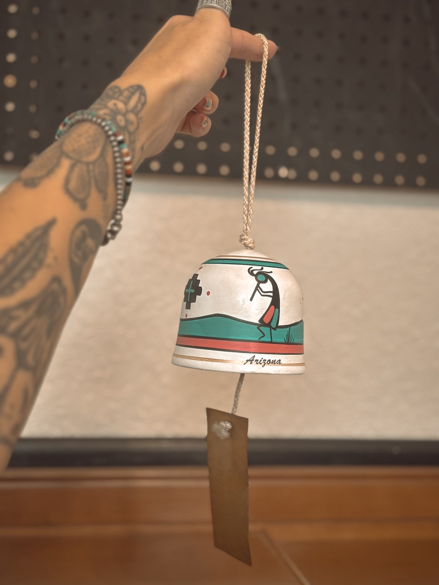 *VINTAGE* HAND PAINTED ARIZONA TESA BELL