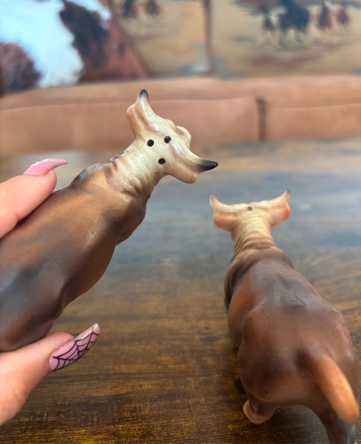 VICTORIA COW SALT & PEPPER SHAKER SET *VINTAGE*