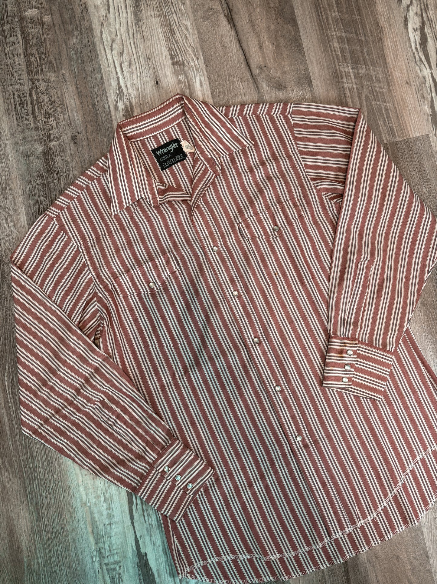 RED/ WHITE STRIPED WRANGLER PEARL SNAP *VINTAGE*