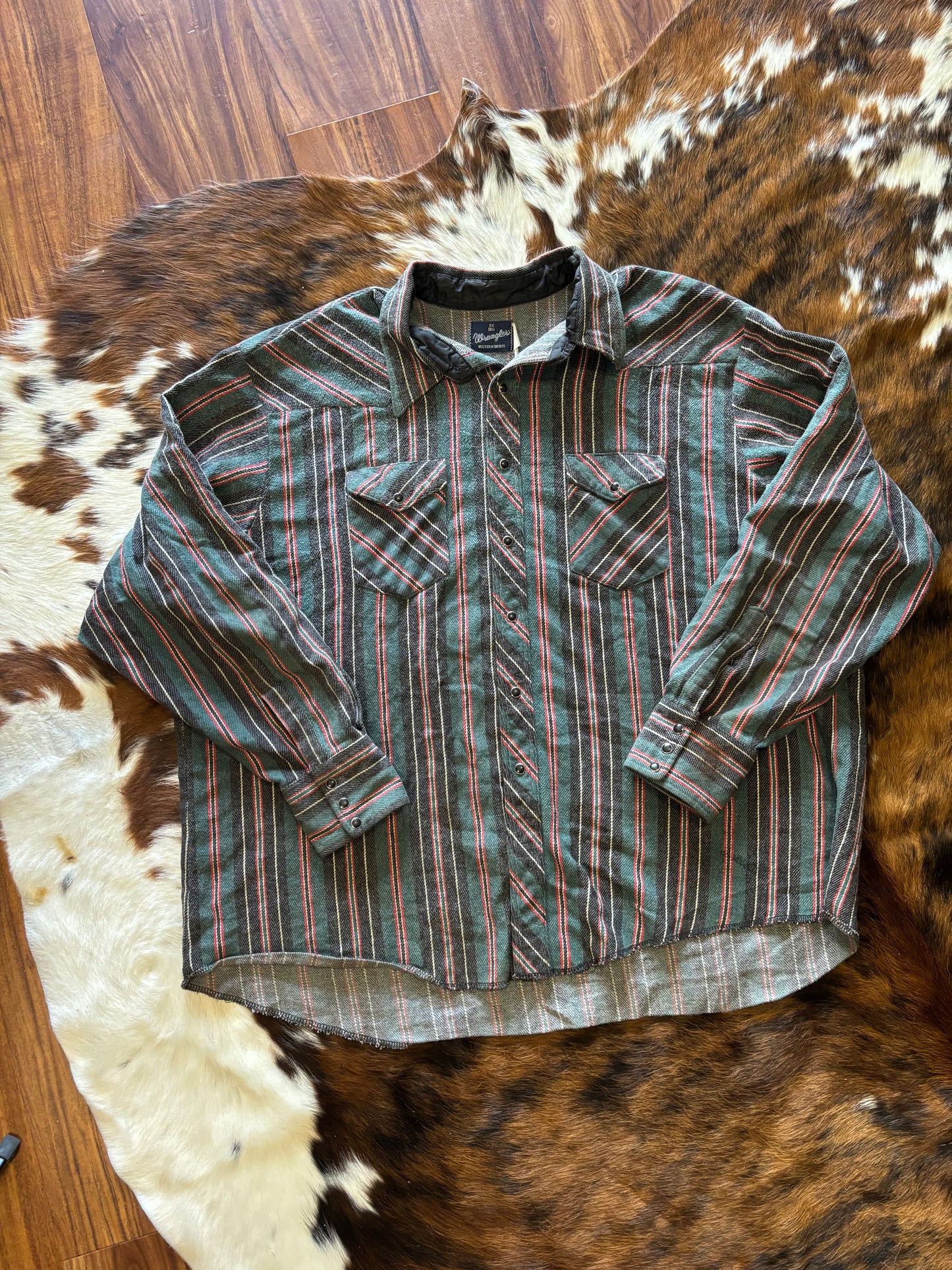 *VINTAGE* WRANGLER THICK WORK WEAR FLANNEL PEARL SNAP SHIRT