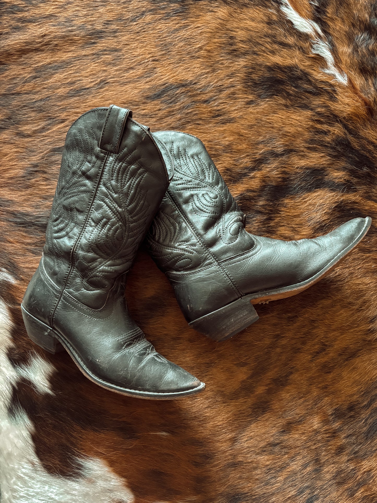 Woman’s 8/9 Navy/Black Cowboy Boots, Wild Pair, Made in Brazil *VINTAGE*