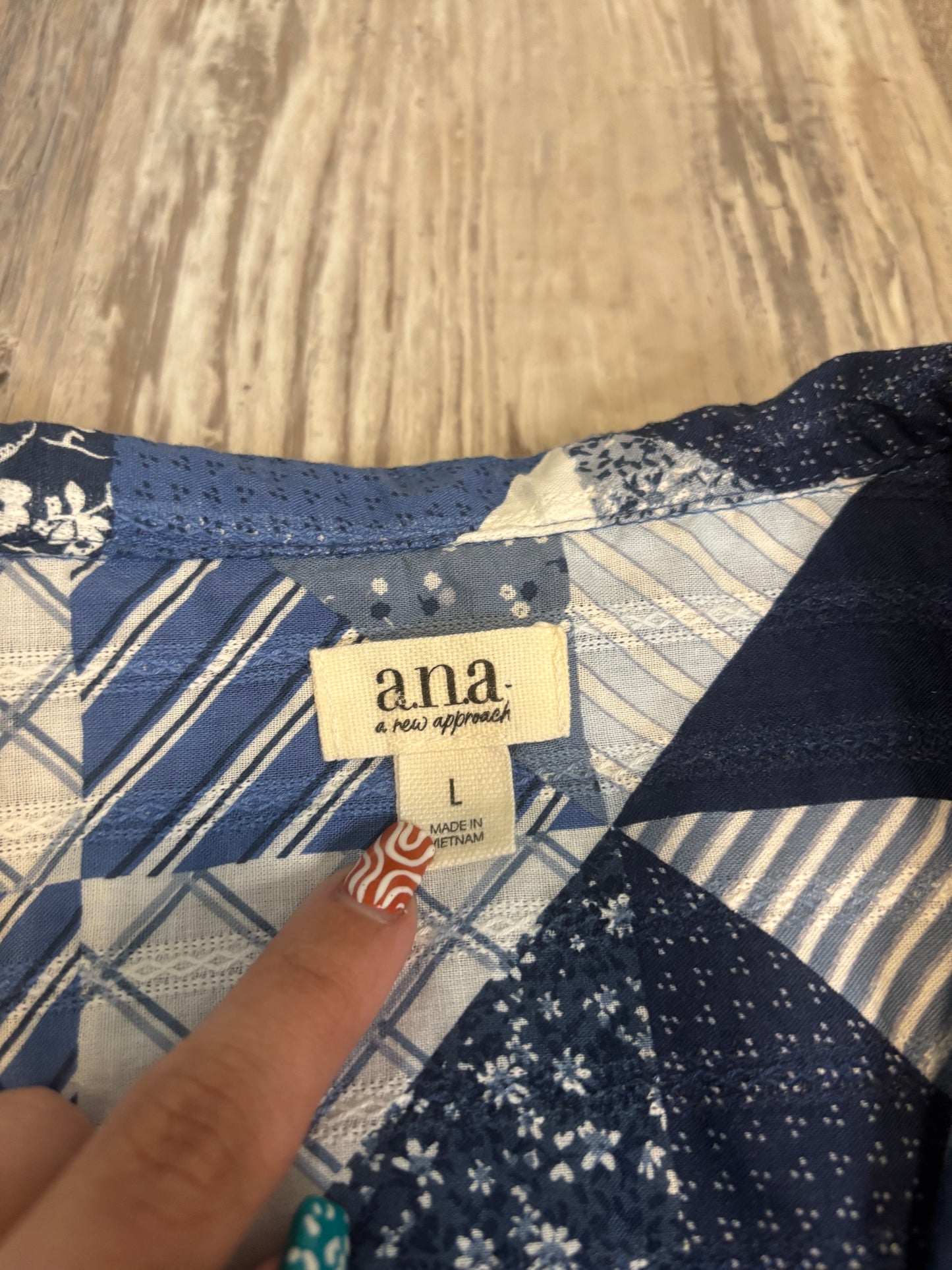 BLUE/ WHITE PATCHWORK QUILT STYLE BUTTON UP CROP