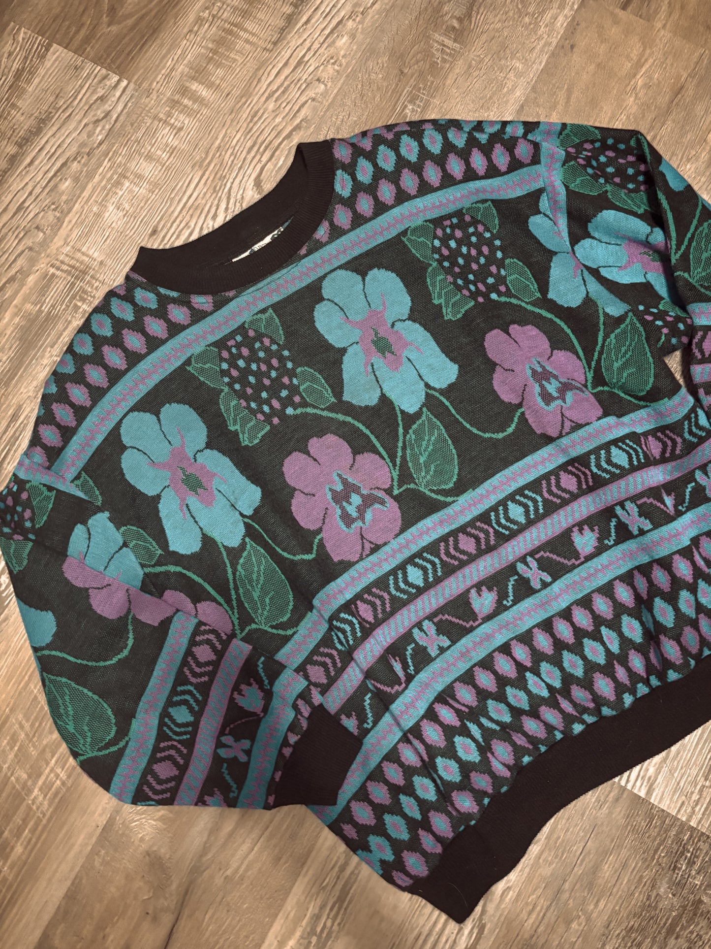 *VINTAGE* TOP NOTCH VIOLETS SWEATER