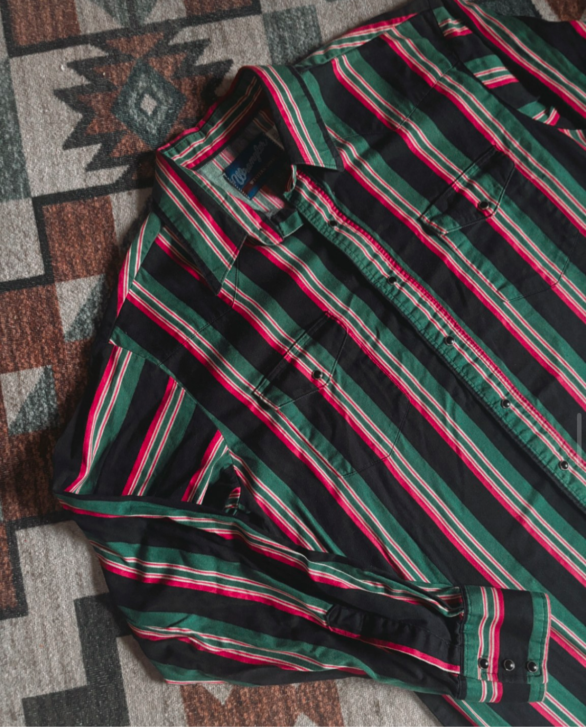 RED/GREEN WRANGLER PEARL SNAP *VINTAGE*