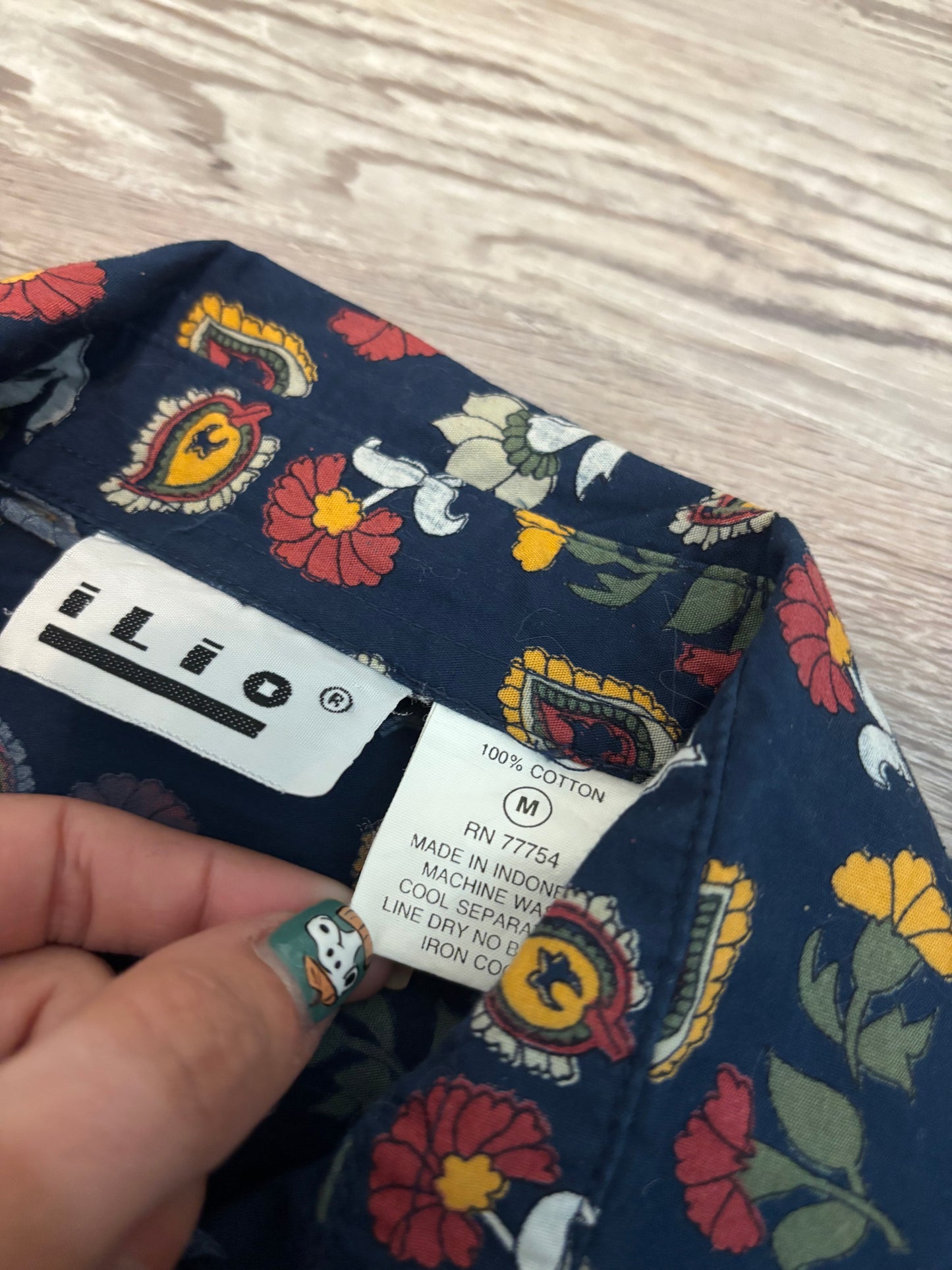 *VINTAGE* FLORAL BUTTON UP