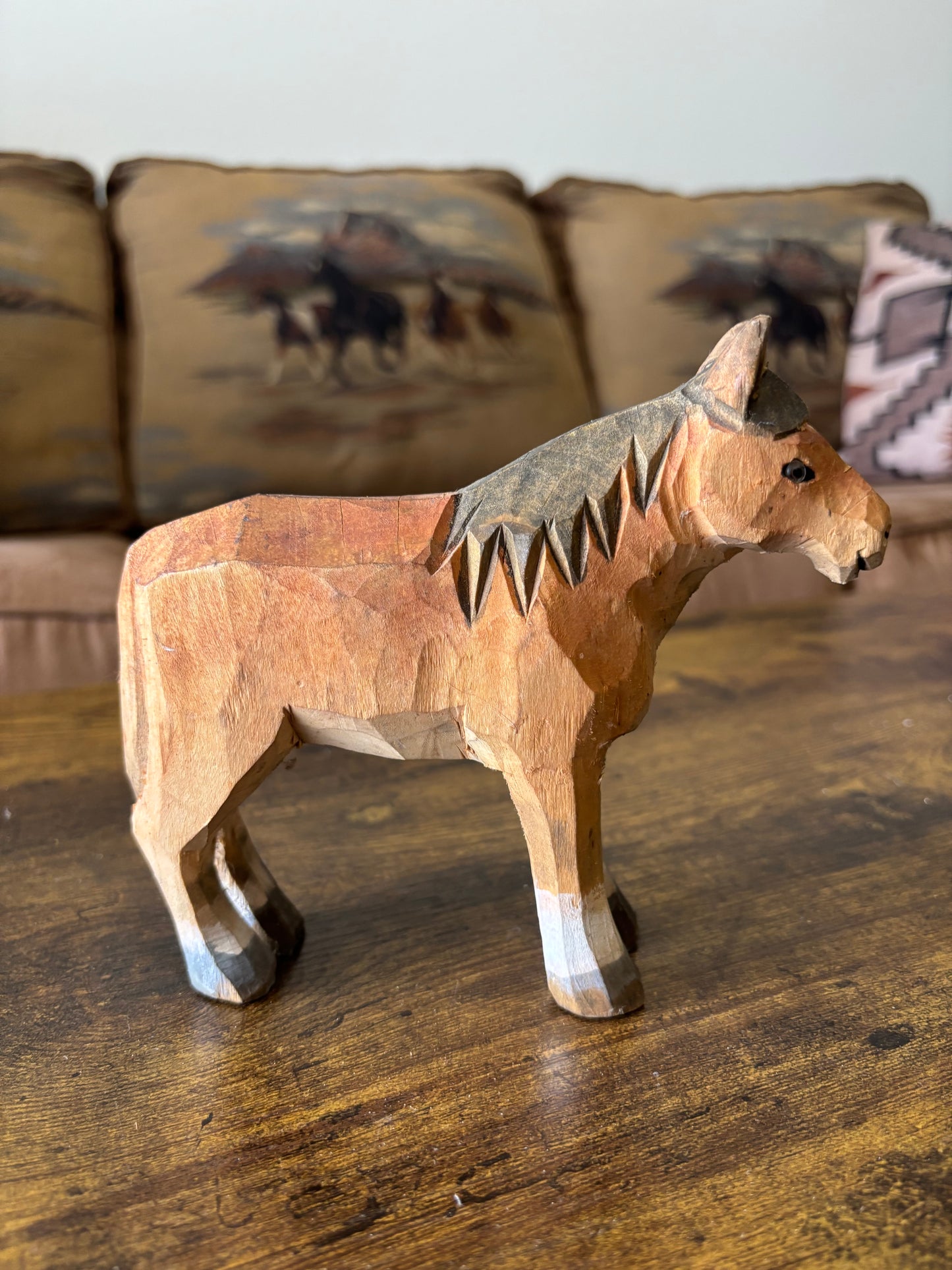 *VINTAGE* HAND MADE CARVED WOODEN HORSE FIGURINE