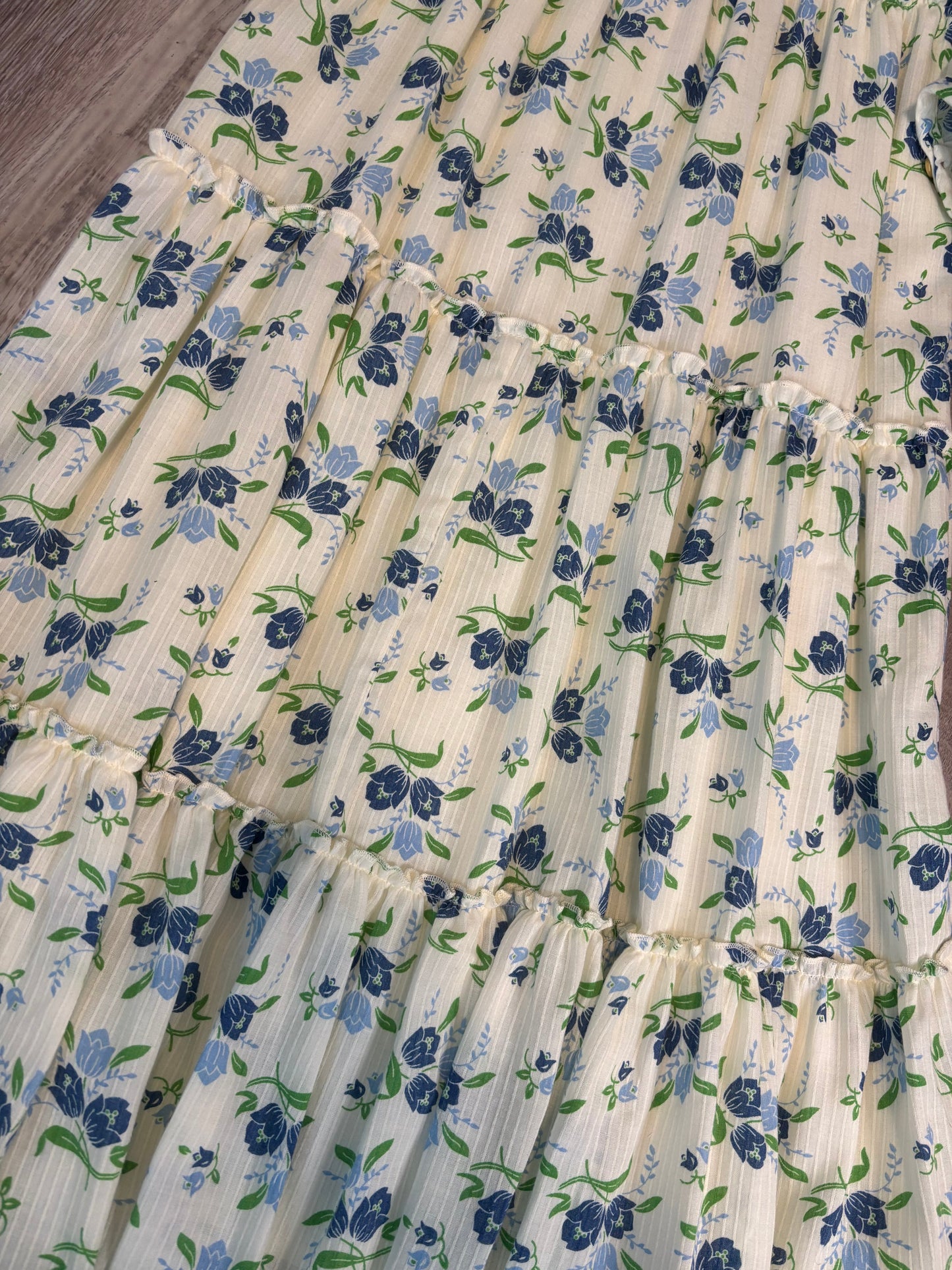 SWEET BABY JAMIE IVORY TIERED SWEETHEART MIDI DRESS