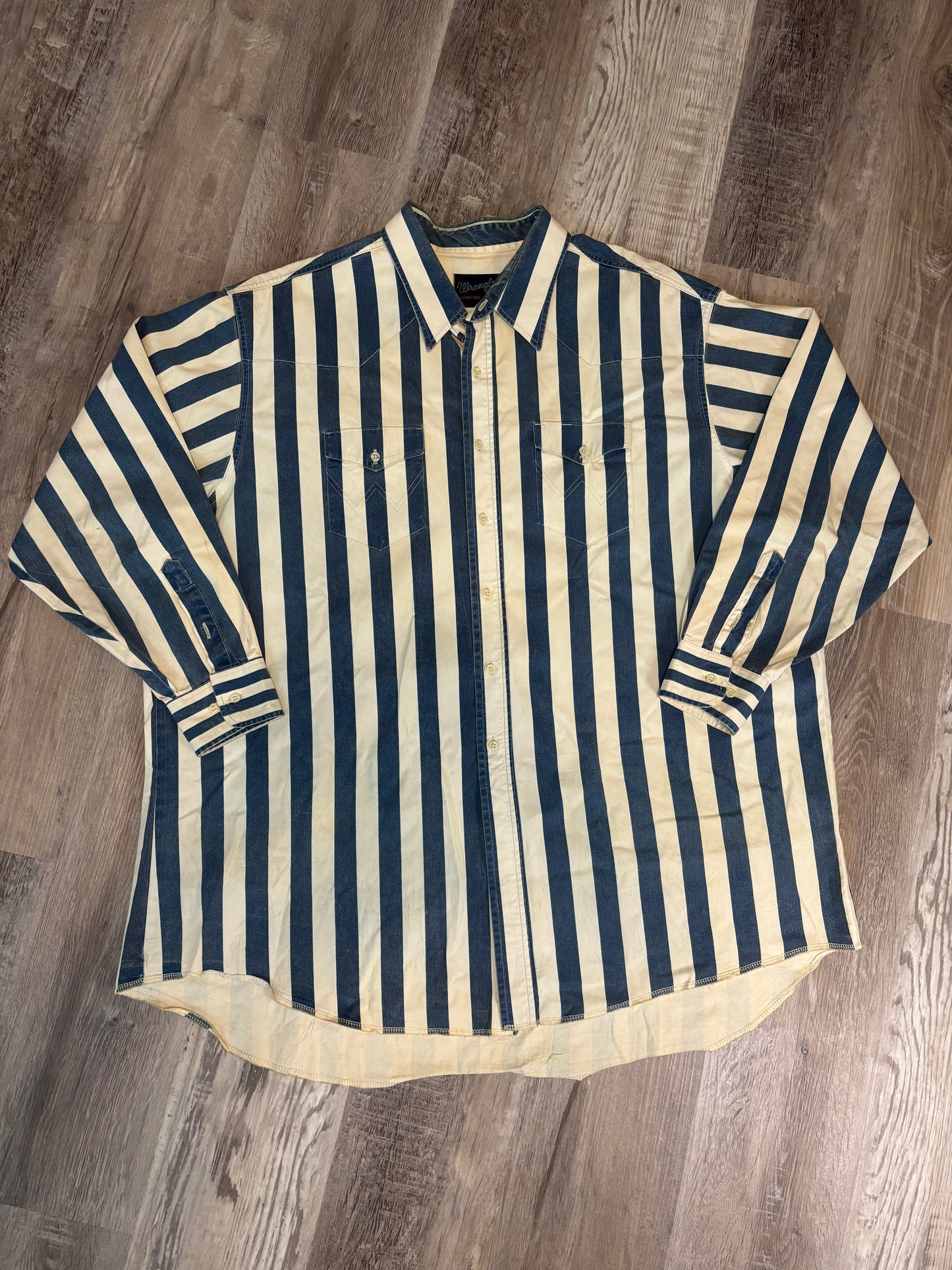 BLUE STRIPED BUTTON UP WRANGLER (VERY THICK) *VINTAGE*