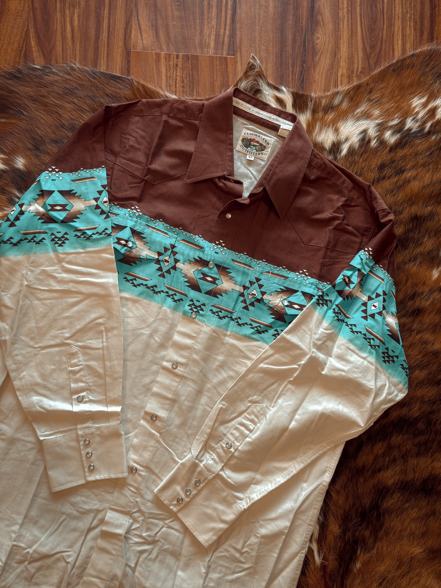 *VINTAGE* BROWN TURQUOISE AZTEC PEARL SNAP