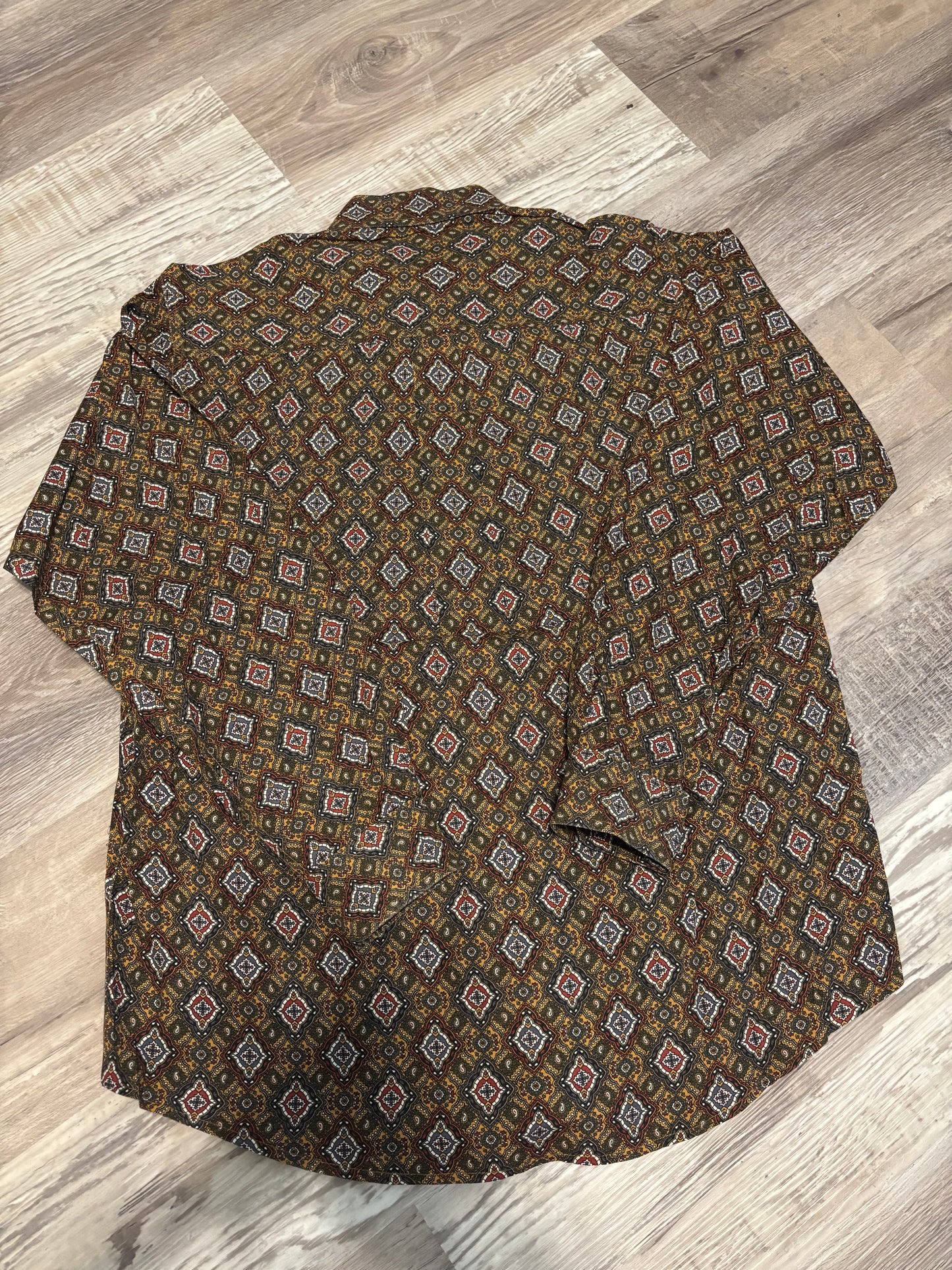 DIAMOND PAISLEY CINCH BUTTON UP SHIRT