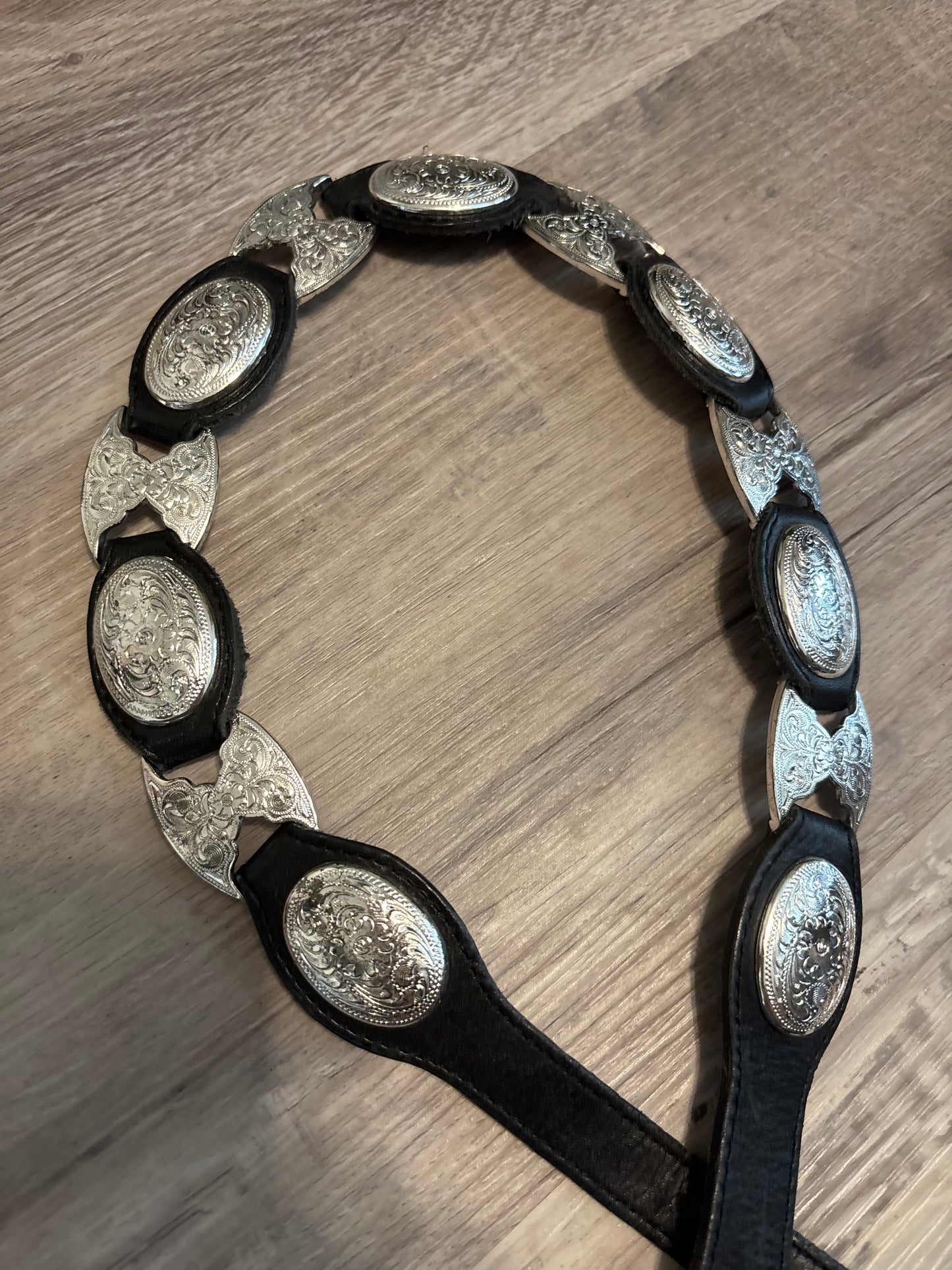 *VINTAGE* TONY LAMA EVERYDAY BELT, SILVER/ BLACK LEATHER CONCHO BELT