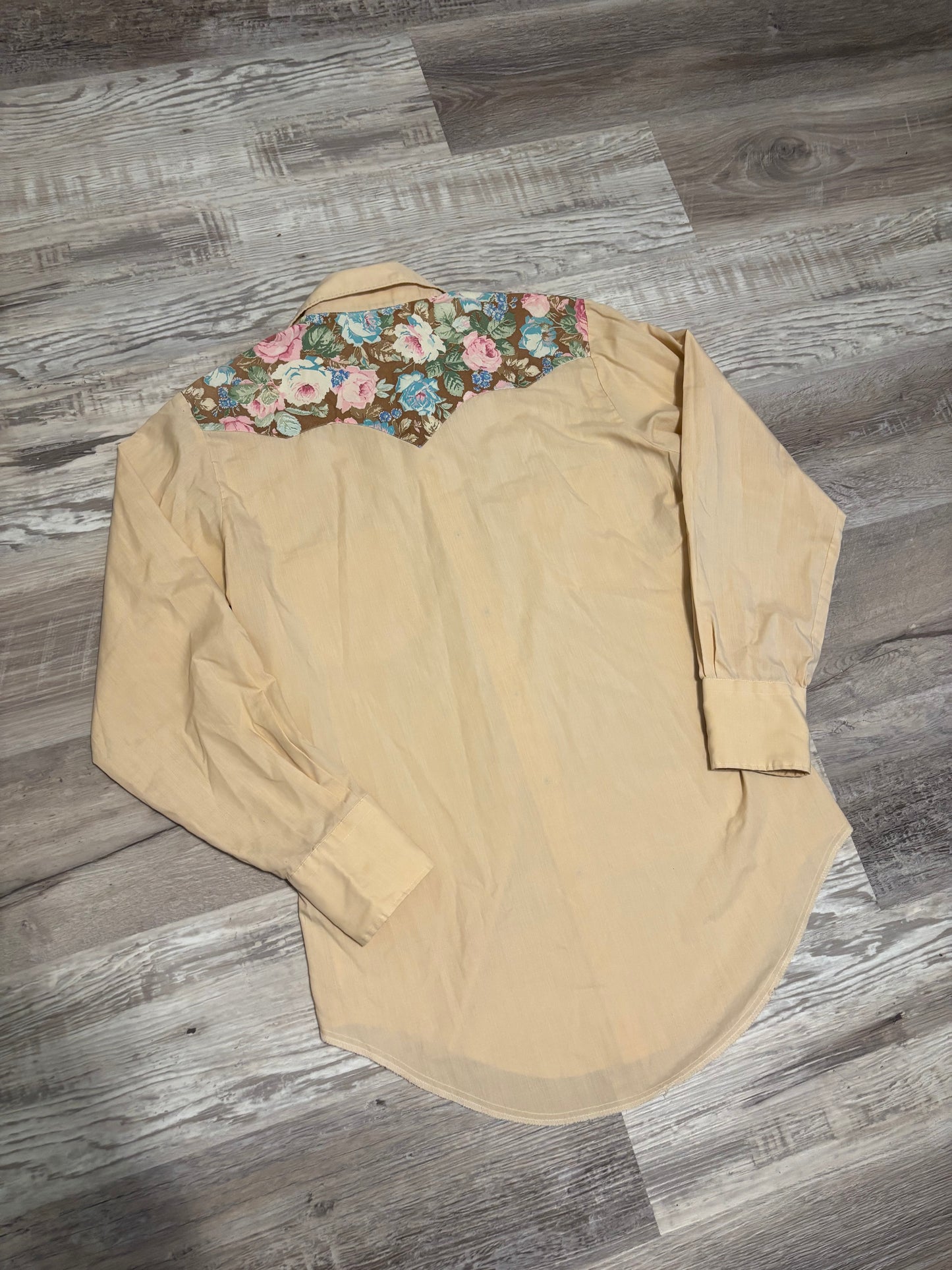 *VINTAGE* PEACH/FLORAL CLASSIC WESTERN PEARL SNAP
