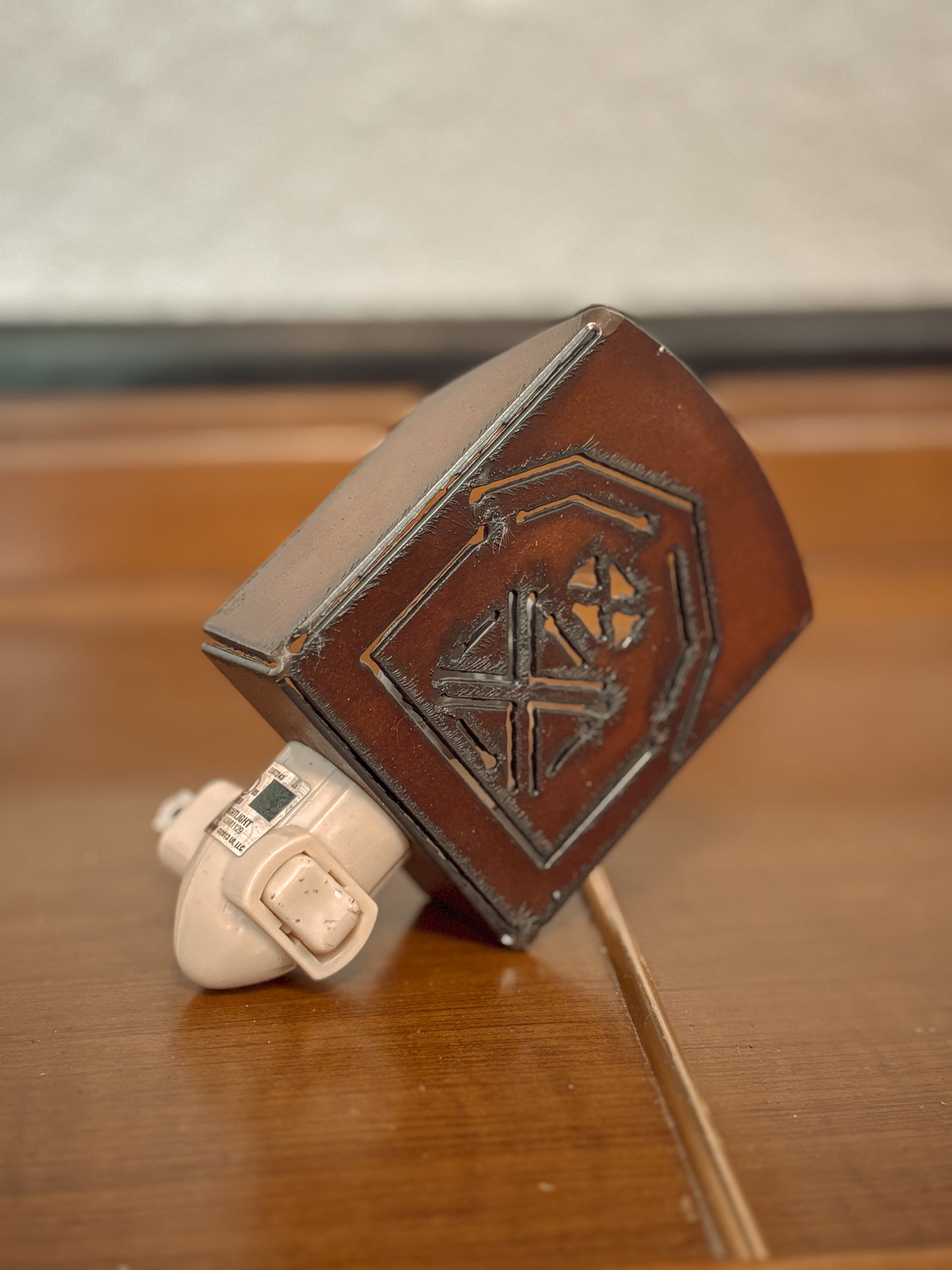 *VINTAGE* BARN METAL RUSTIC NIGHT LIGHT