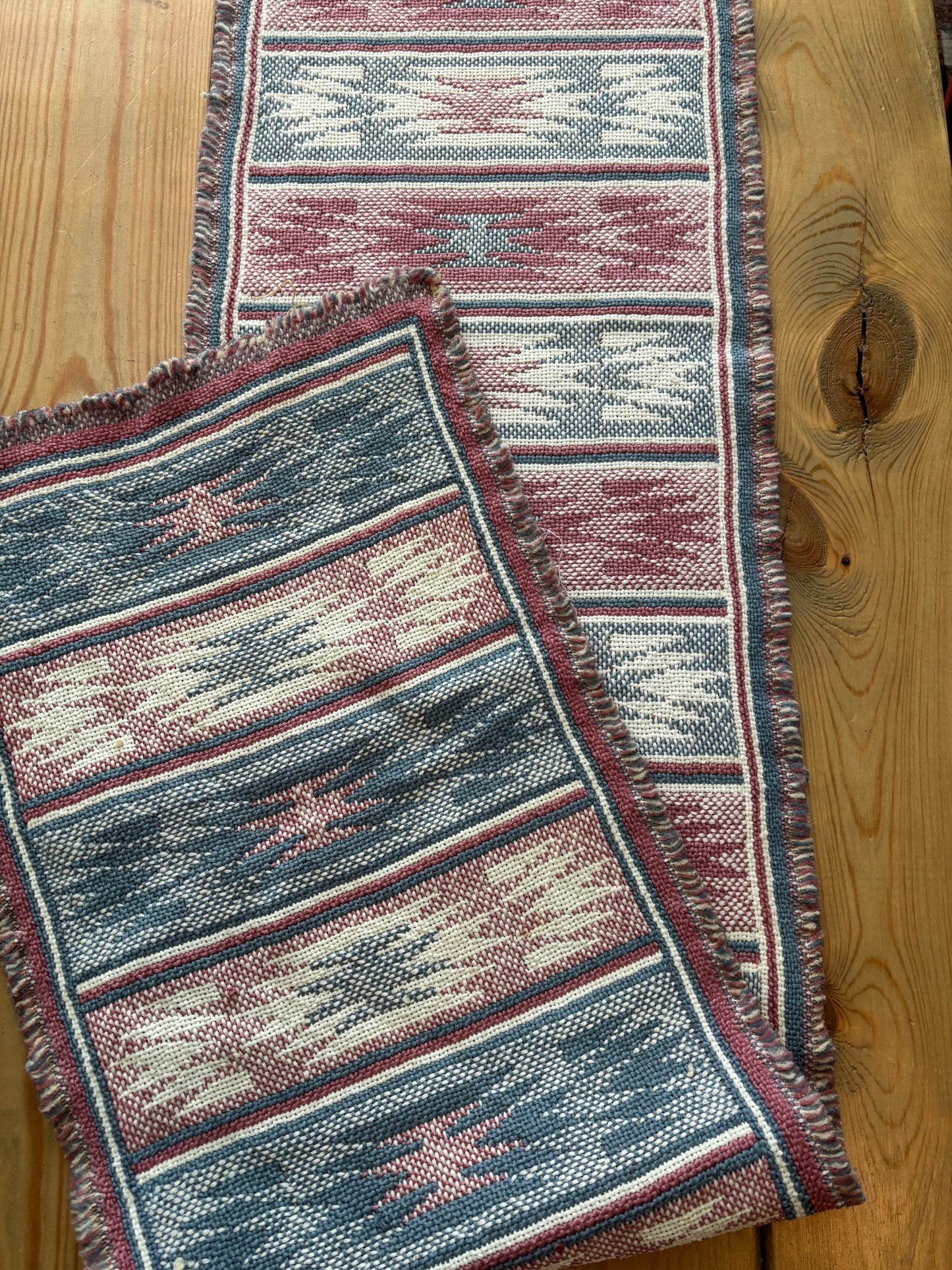 AZTEC WOLVEN TABLE RUNNER *VINTAGE*