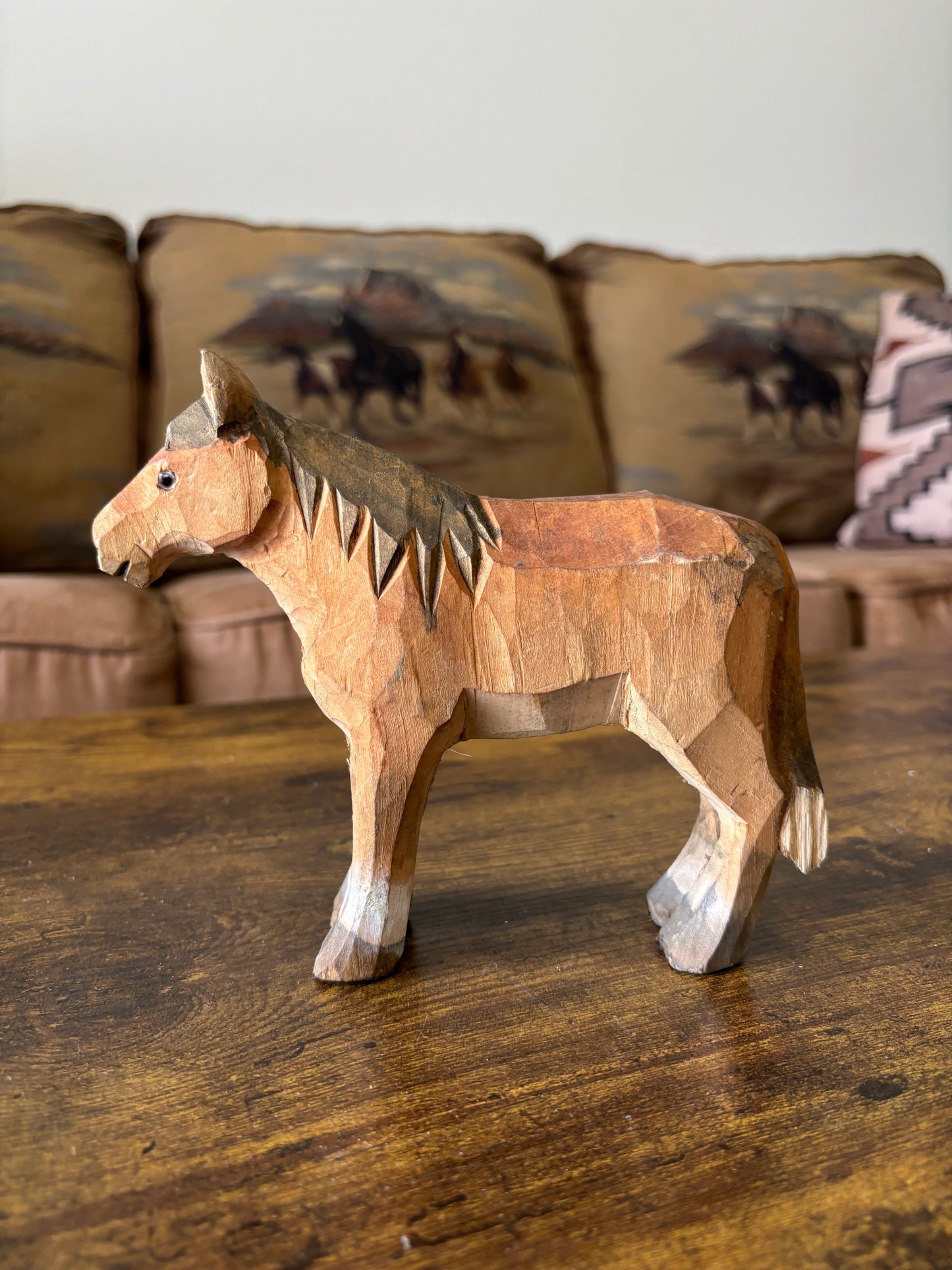 *VINTAGE* HAND MADE CARVED WOODEN HORSE FIGURINE
