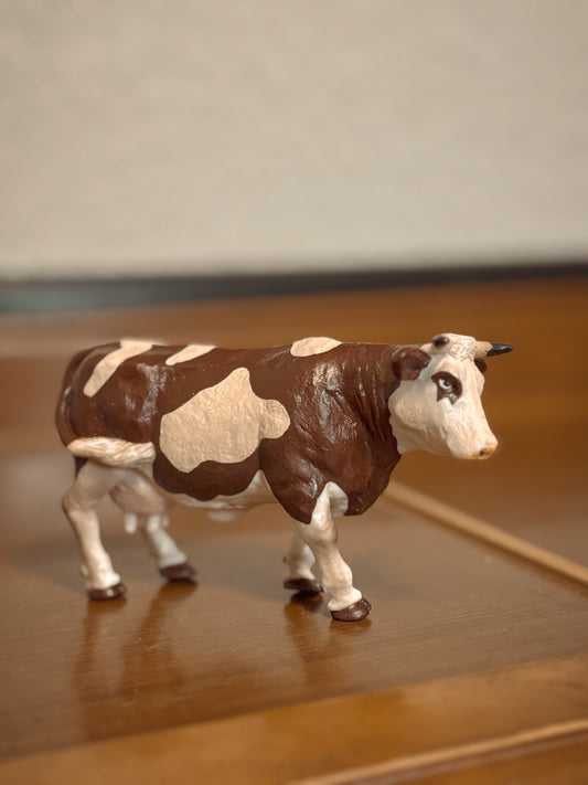 MODEL SIMMENTAL DAIRY COW
