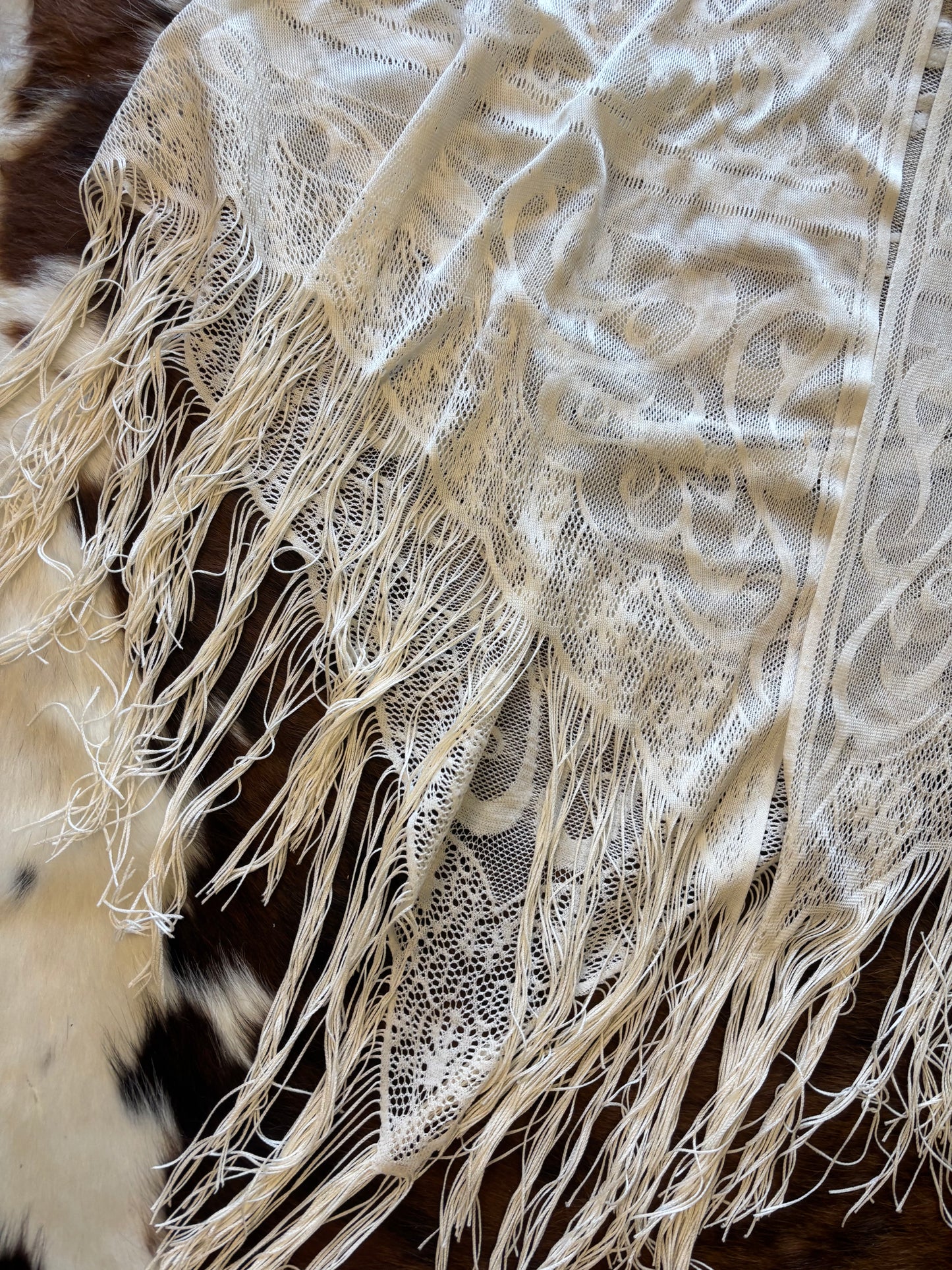 *VINTAGE* FLORAL LACE WRAP SHAWL